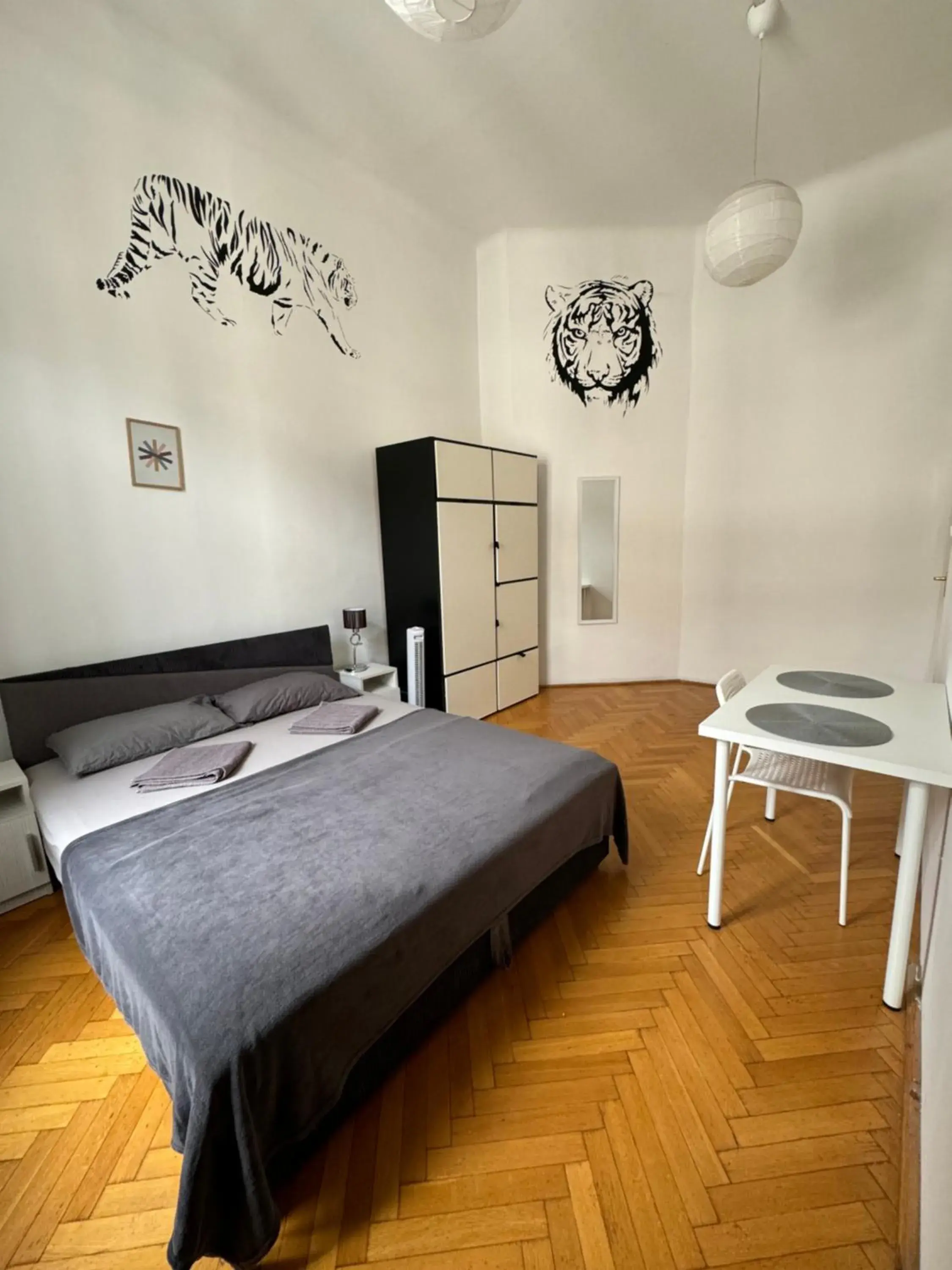 Double or Twin Room with Shared Bathroom in Boomerang Hostel Double or Twin Room with Shared Bathroom in Boomerang Hostel