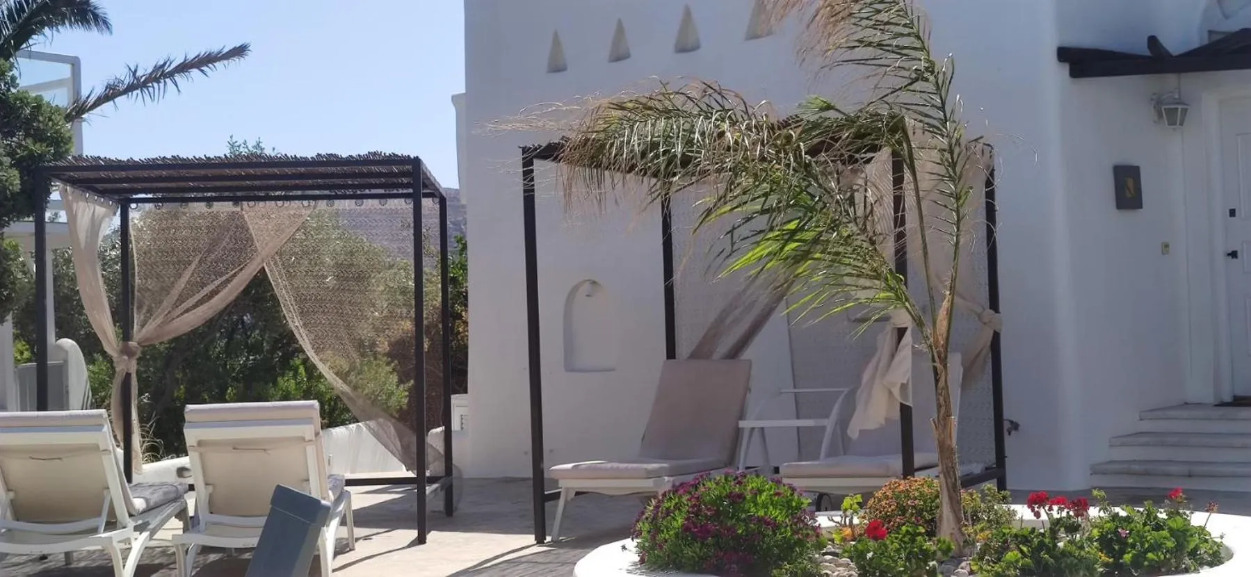 Mykonian Iros Suites & Villas