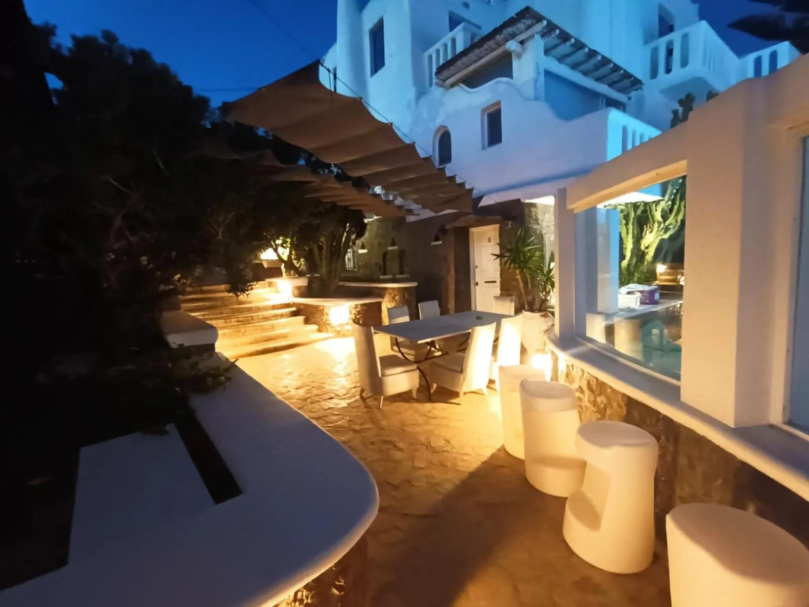 Mykonian Iros Suites & Villas