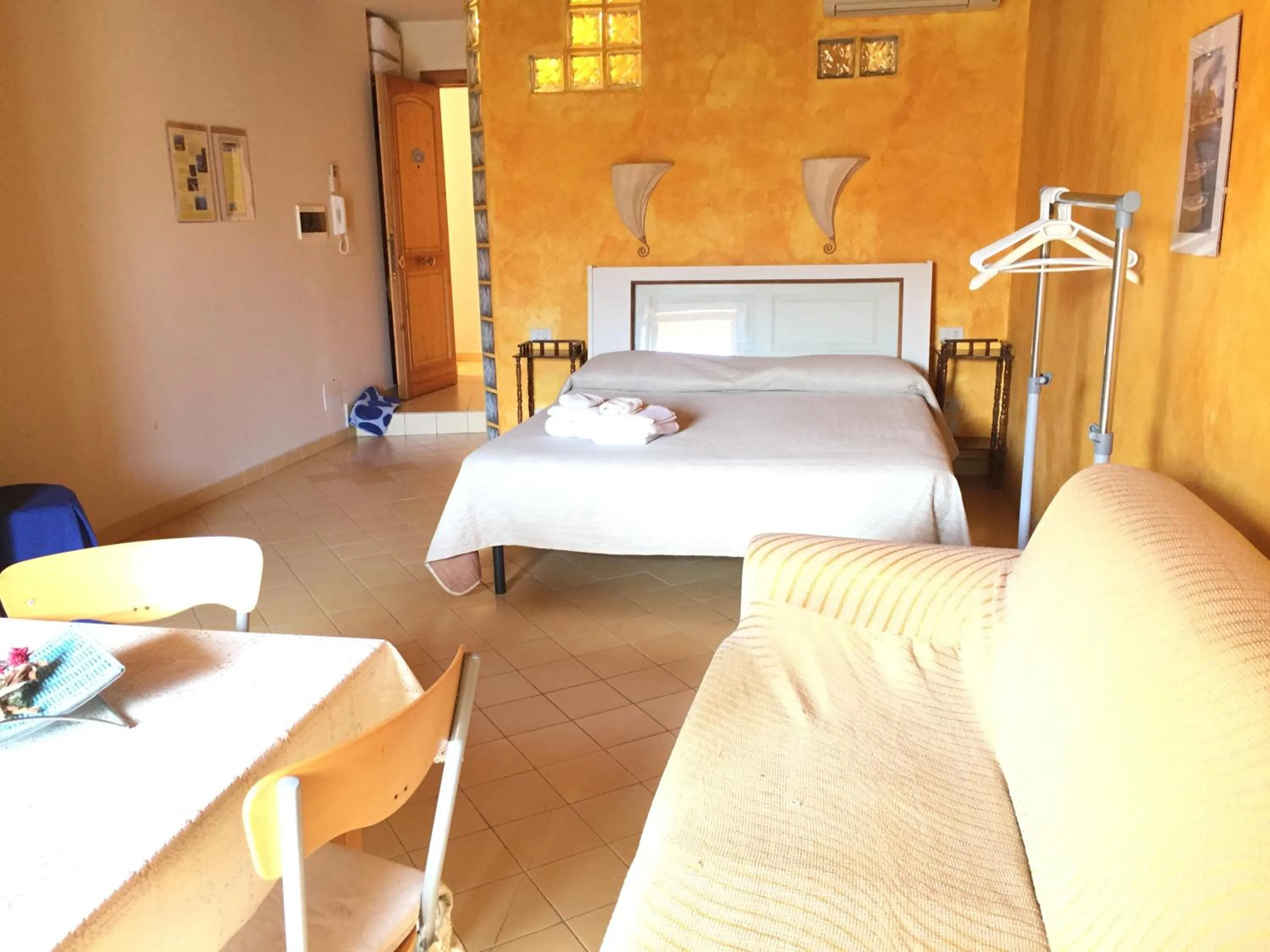 Photo of the whole room, Bed in Casa Vela B&B