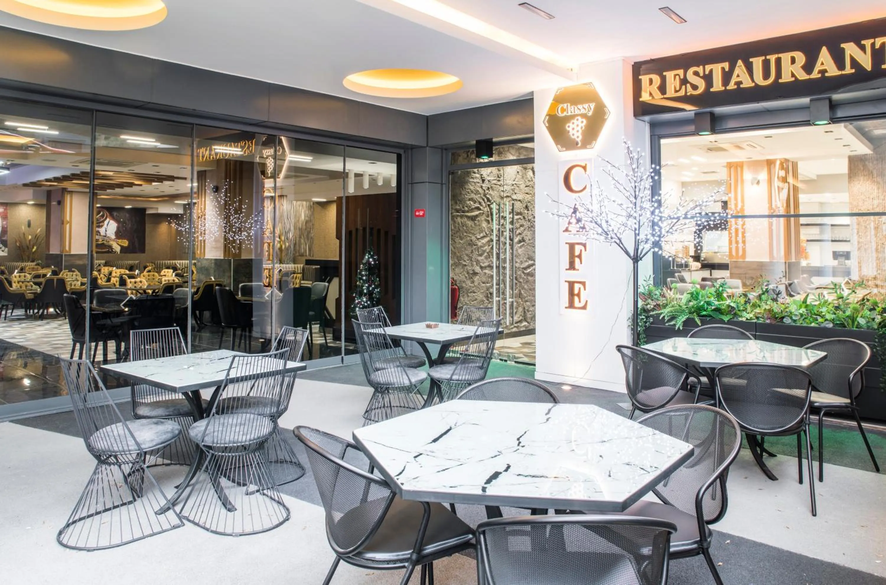 Restaurant/places to eat in Classy Suite Taksim