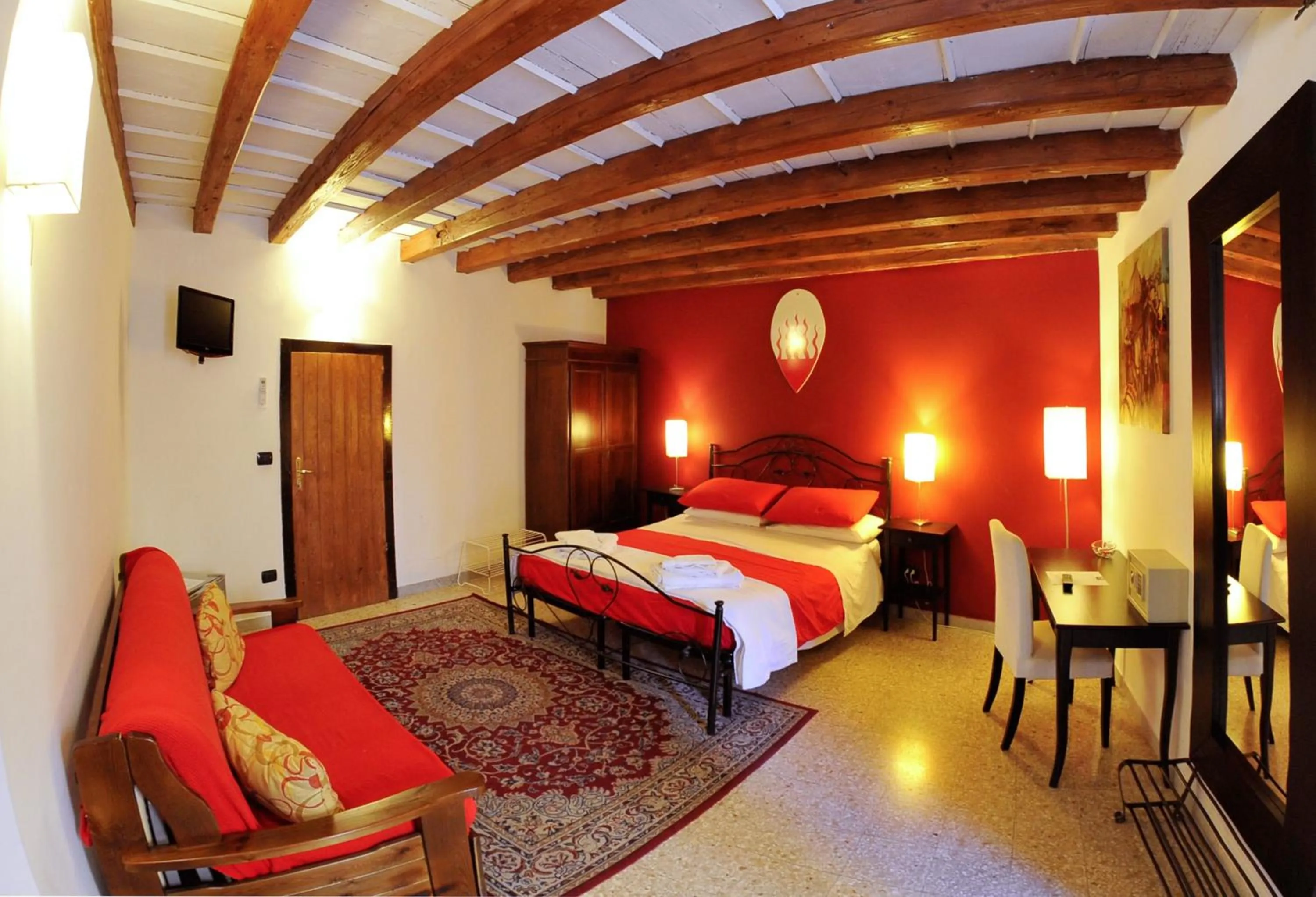 Photo of the whole room, Bed in La Disfida Di Barletta