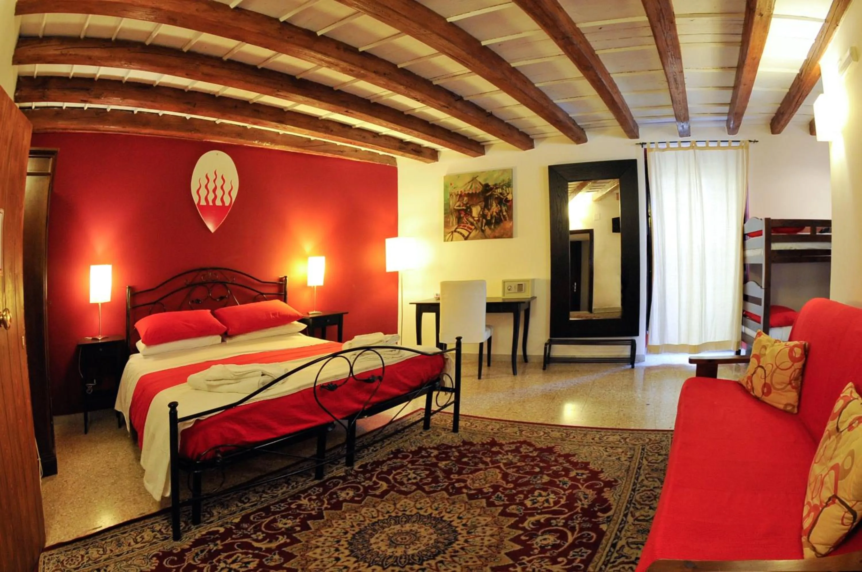 Photo of the whole room, Bed in La Disfida Di Barletta
