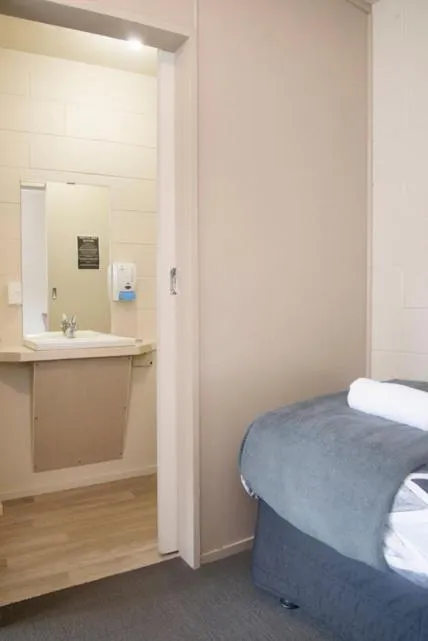 Bed in Bridge Backpackers