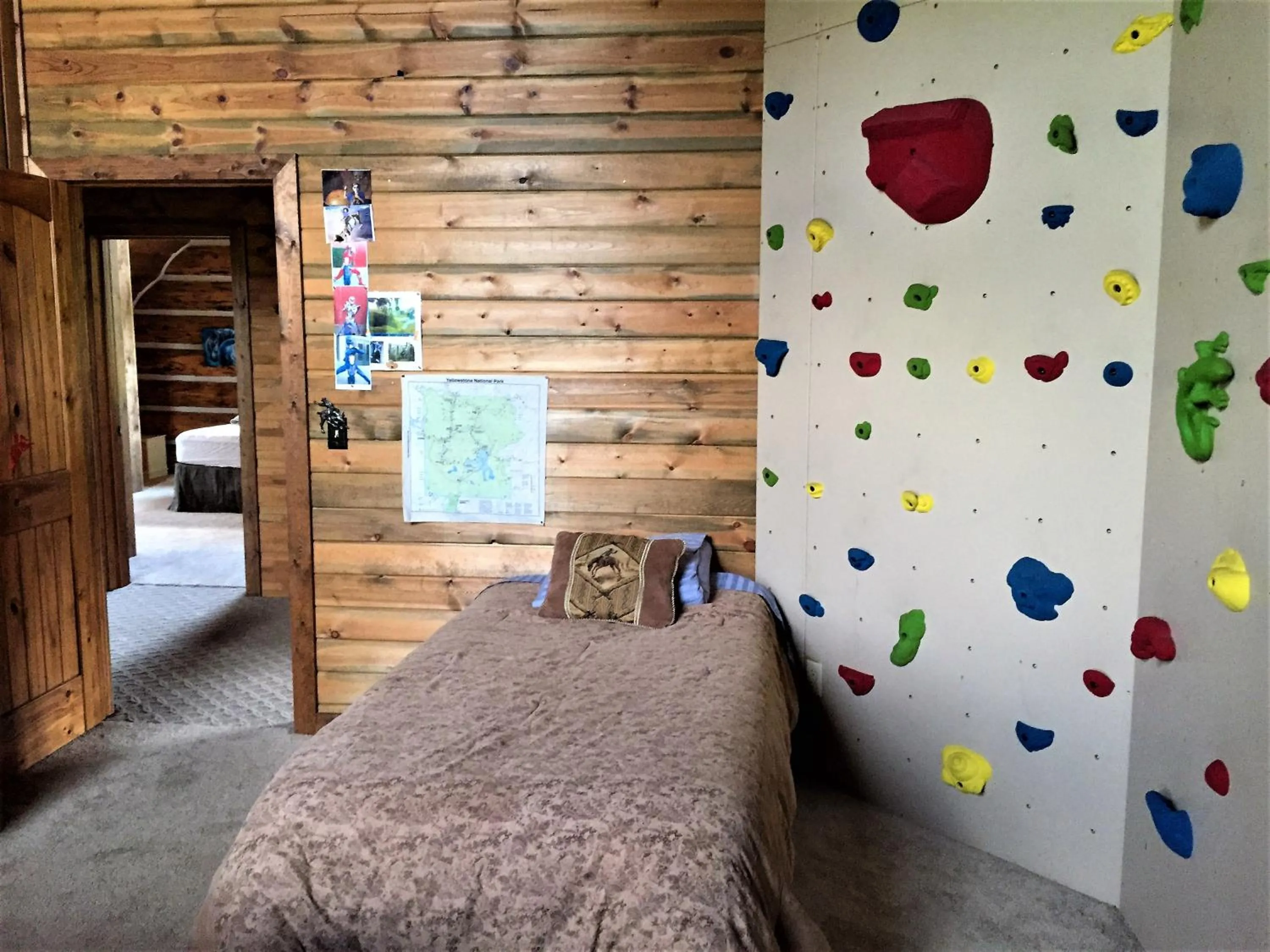 Bed in McDonald's Ranch Lodge