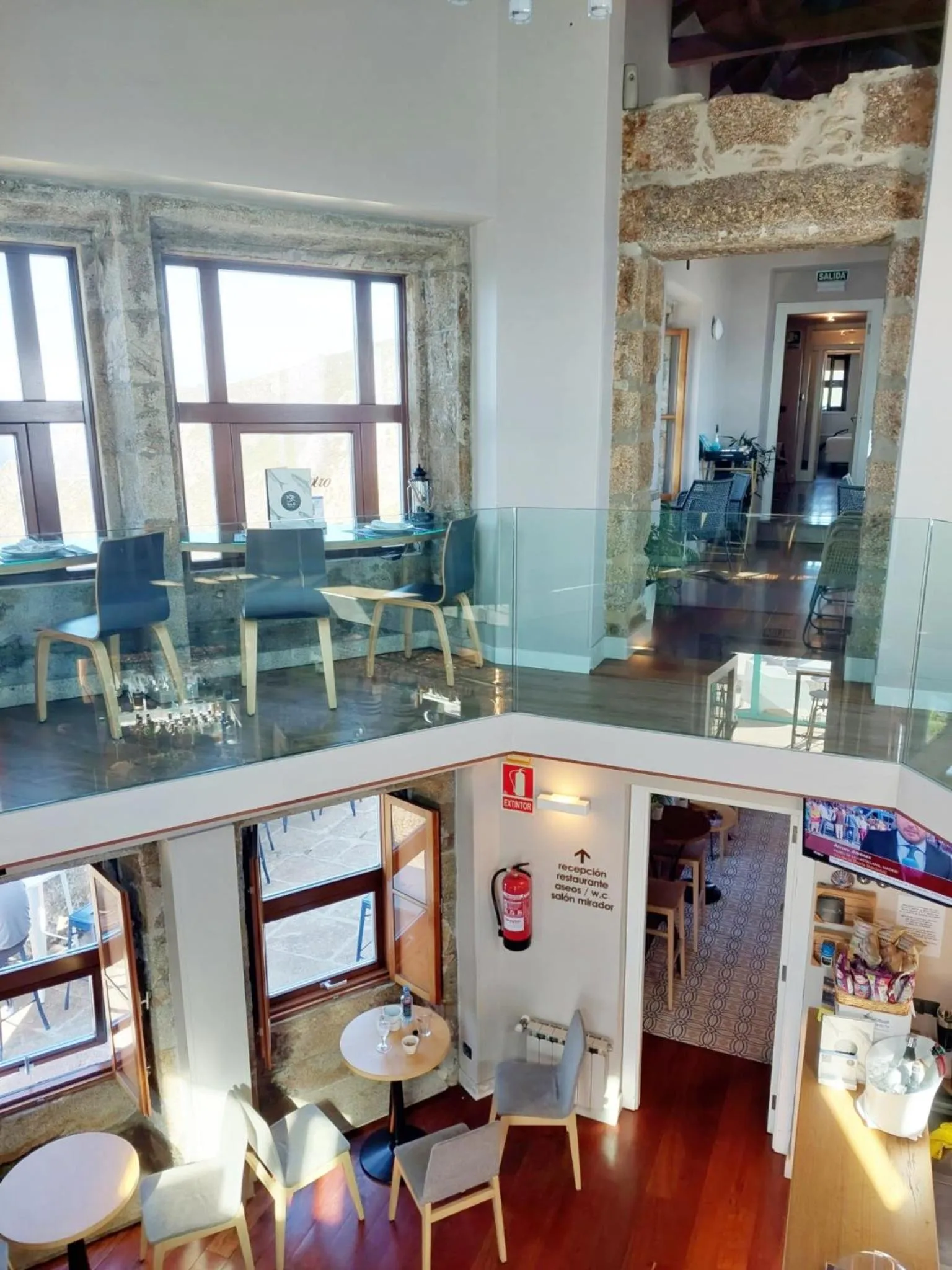 Restaurant/places to eat in Hotel O Semaforo