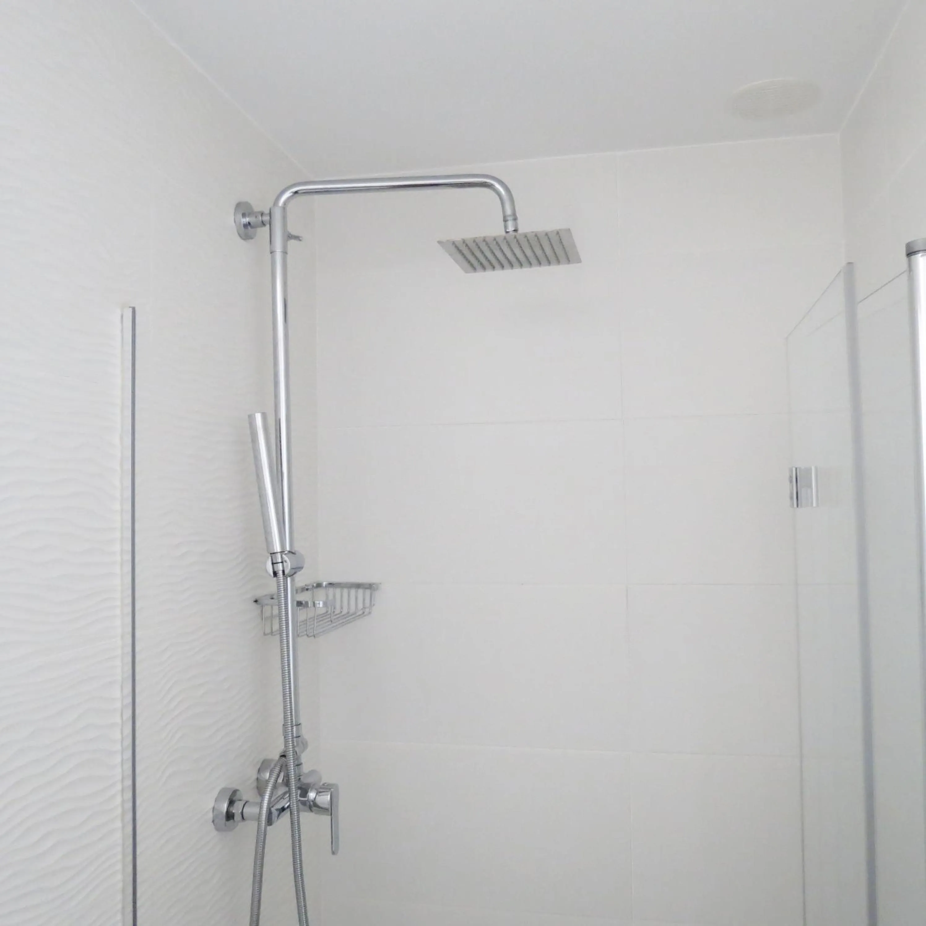 Shower in Hotel O Semaforo