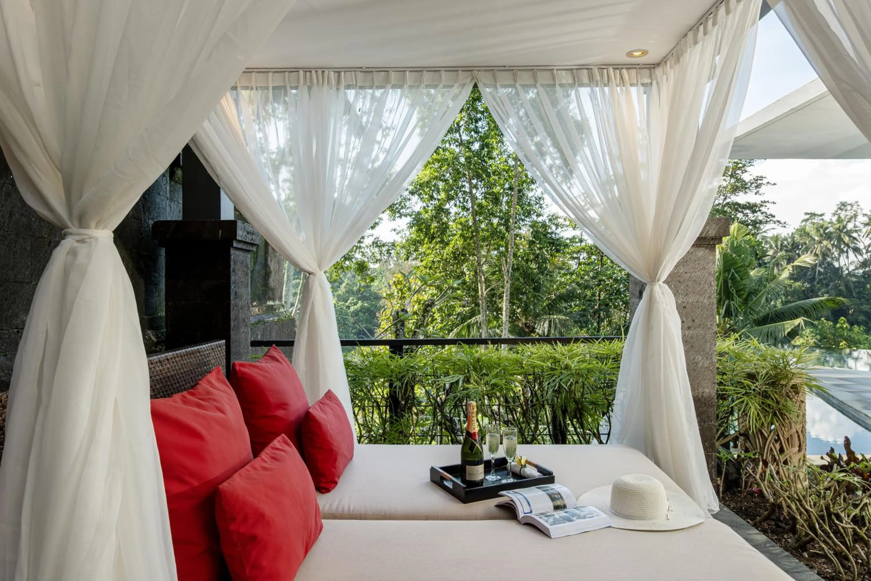 Swimming pool in Kamandalu Ubud