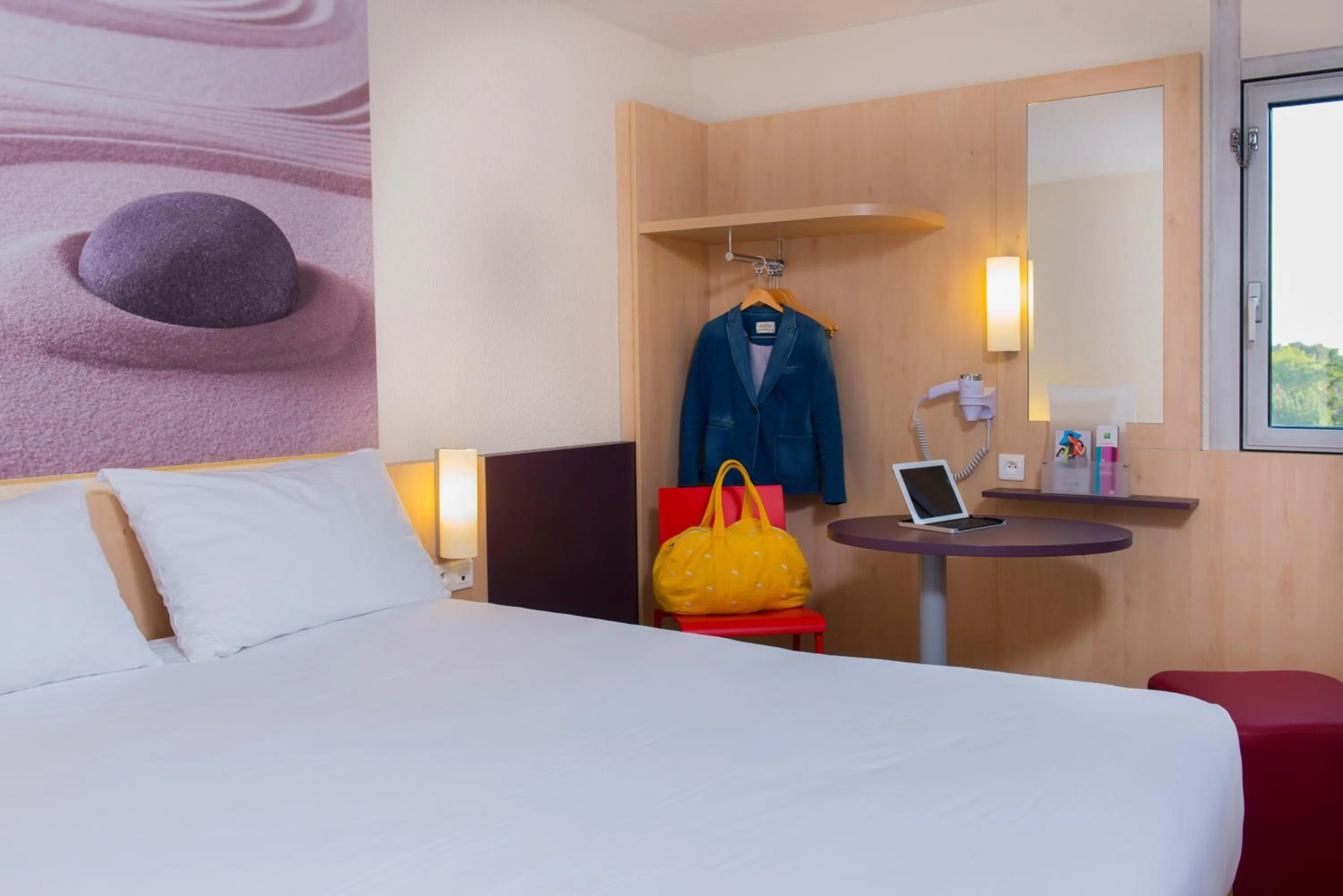 Bed in ibis Styles Paris Roissy-CDG