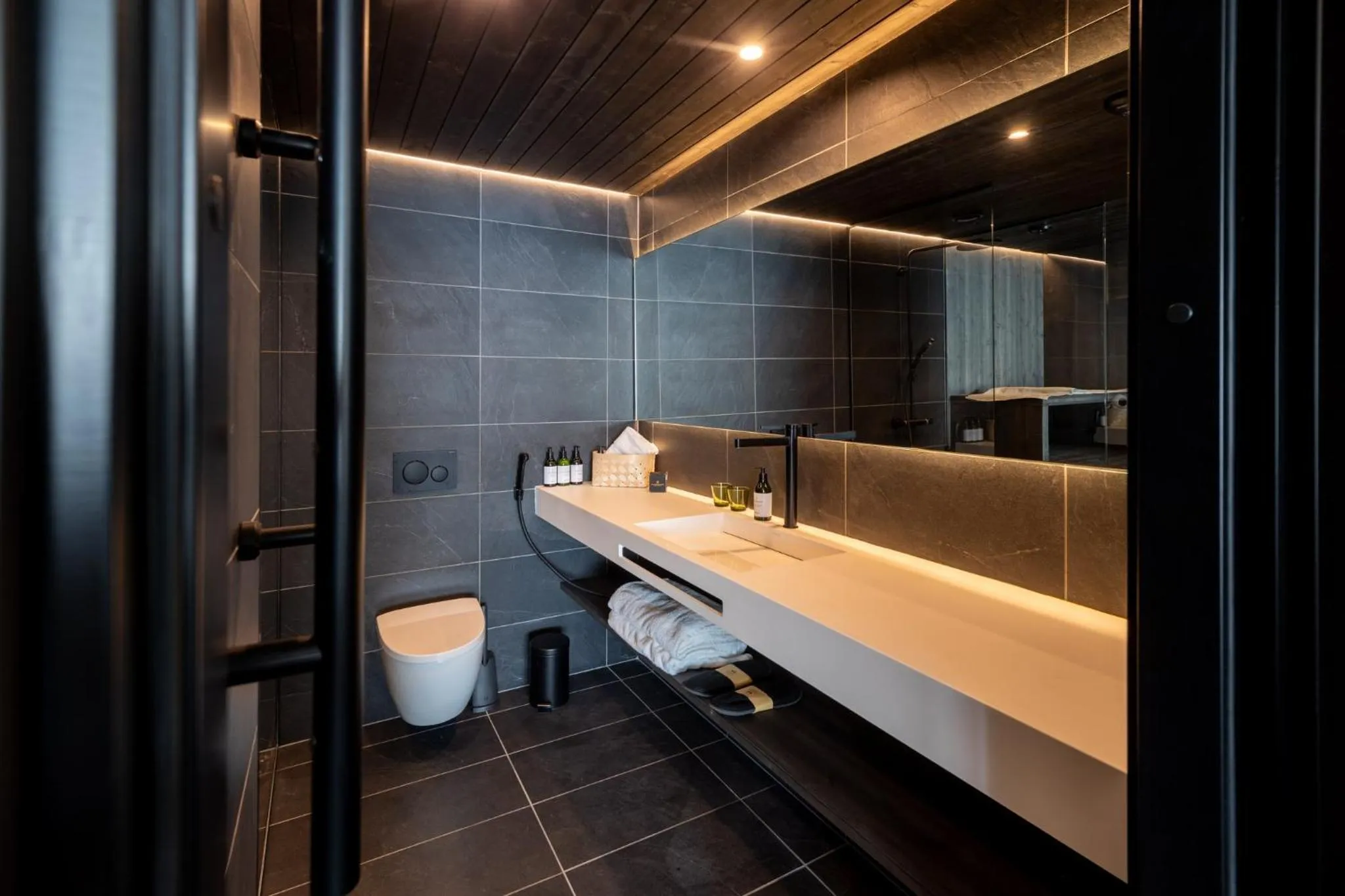 Shower in Sahanlahti Resort