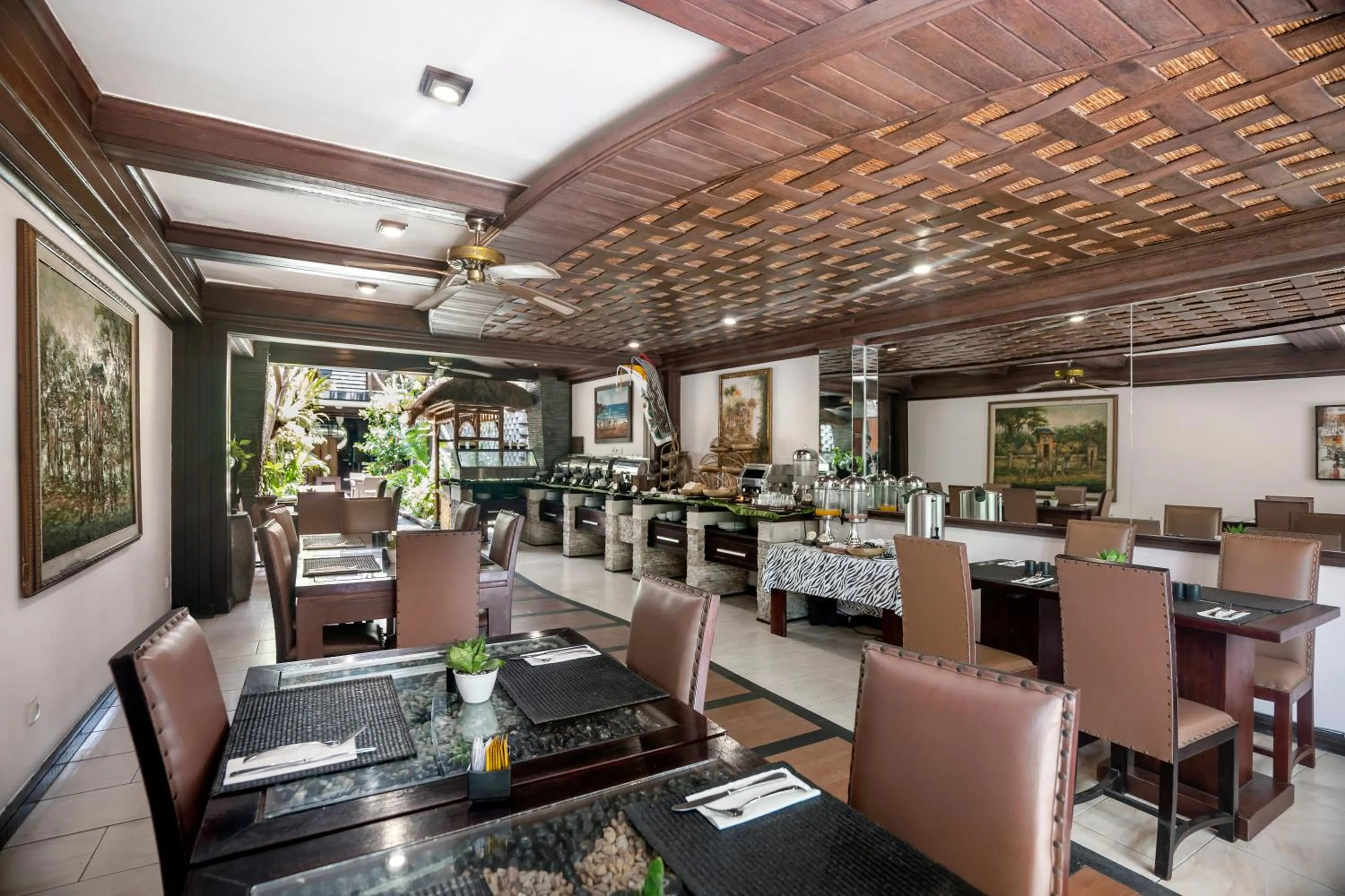 Restaurant/places to eat in The Bali Dream Villa Seminyak