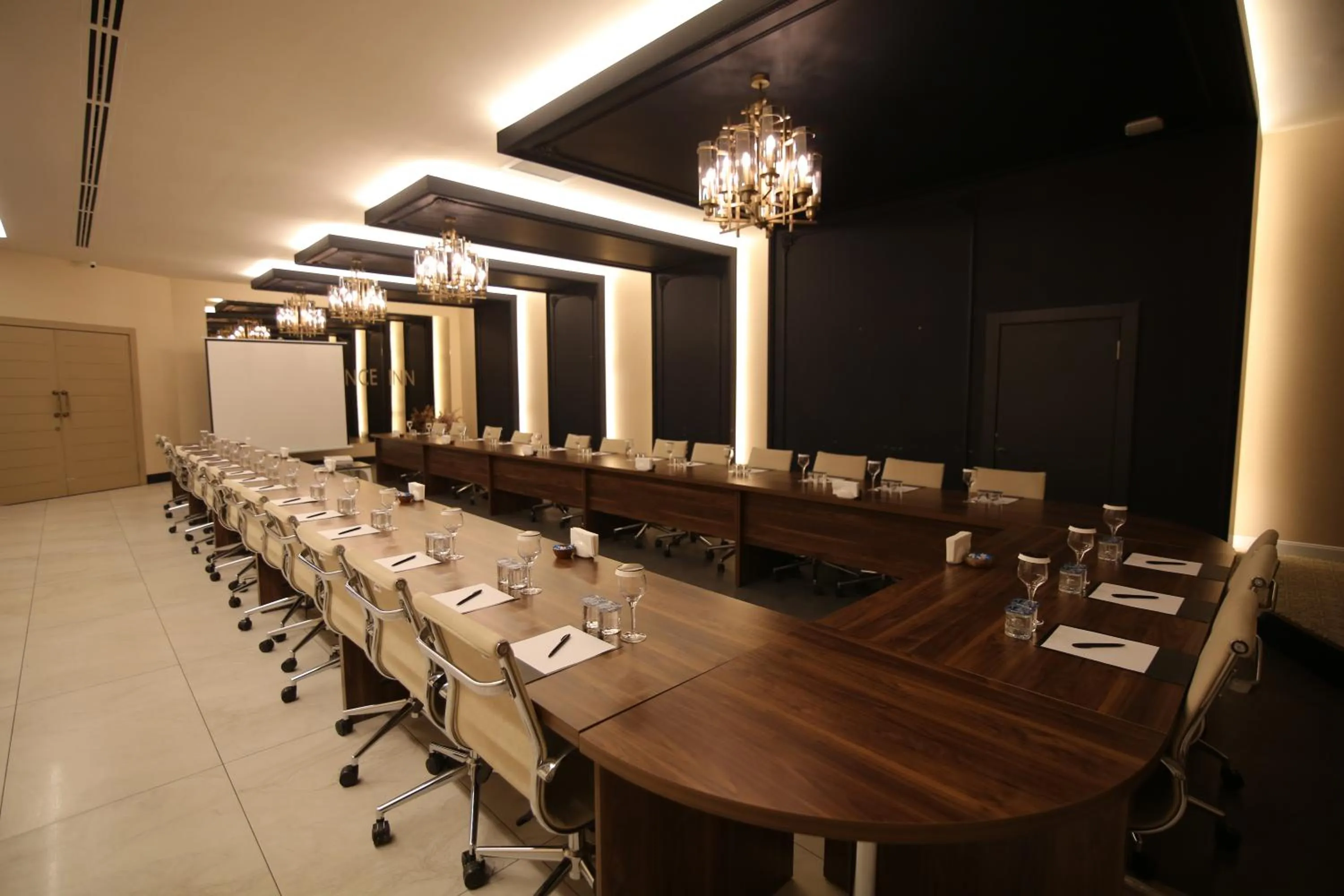 Banquet/Function facilities in Hotel Excellence Inn