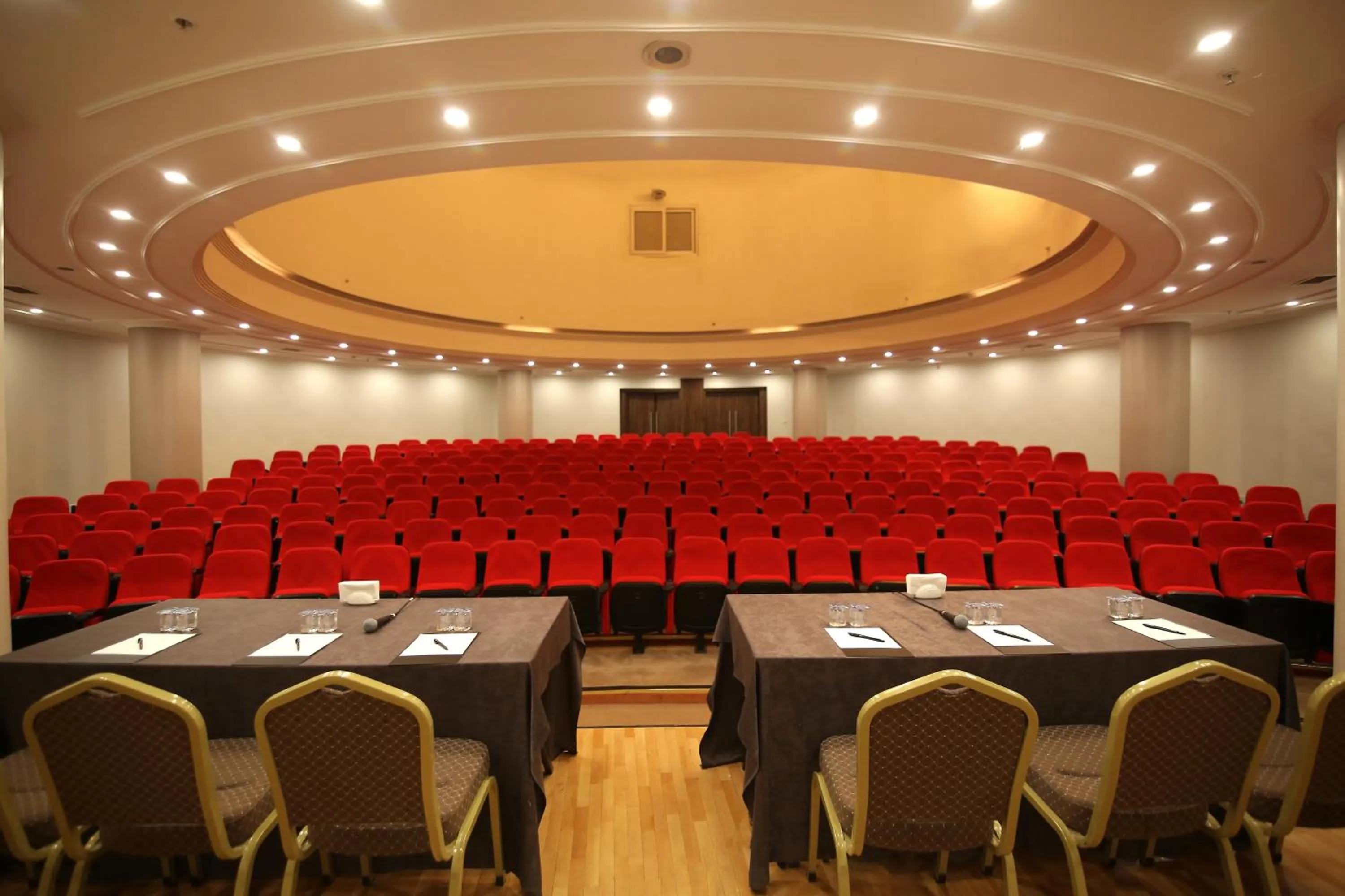 Meeting/conference room in Hotel Excellence Inn