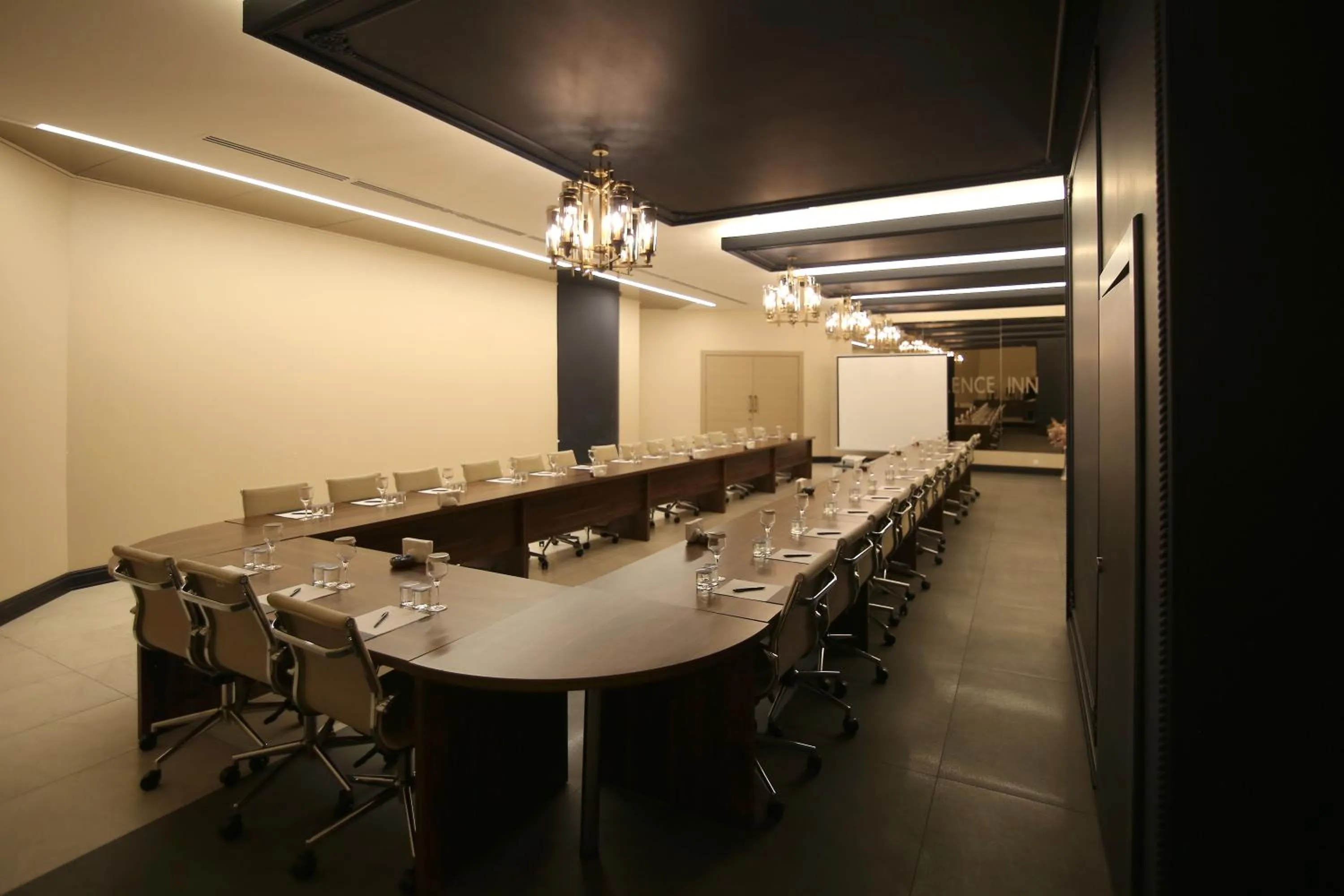 Meeting/conference room in Hotel Excellence Inn