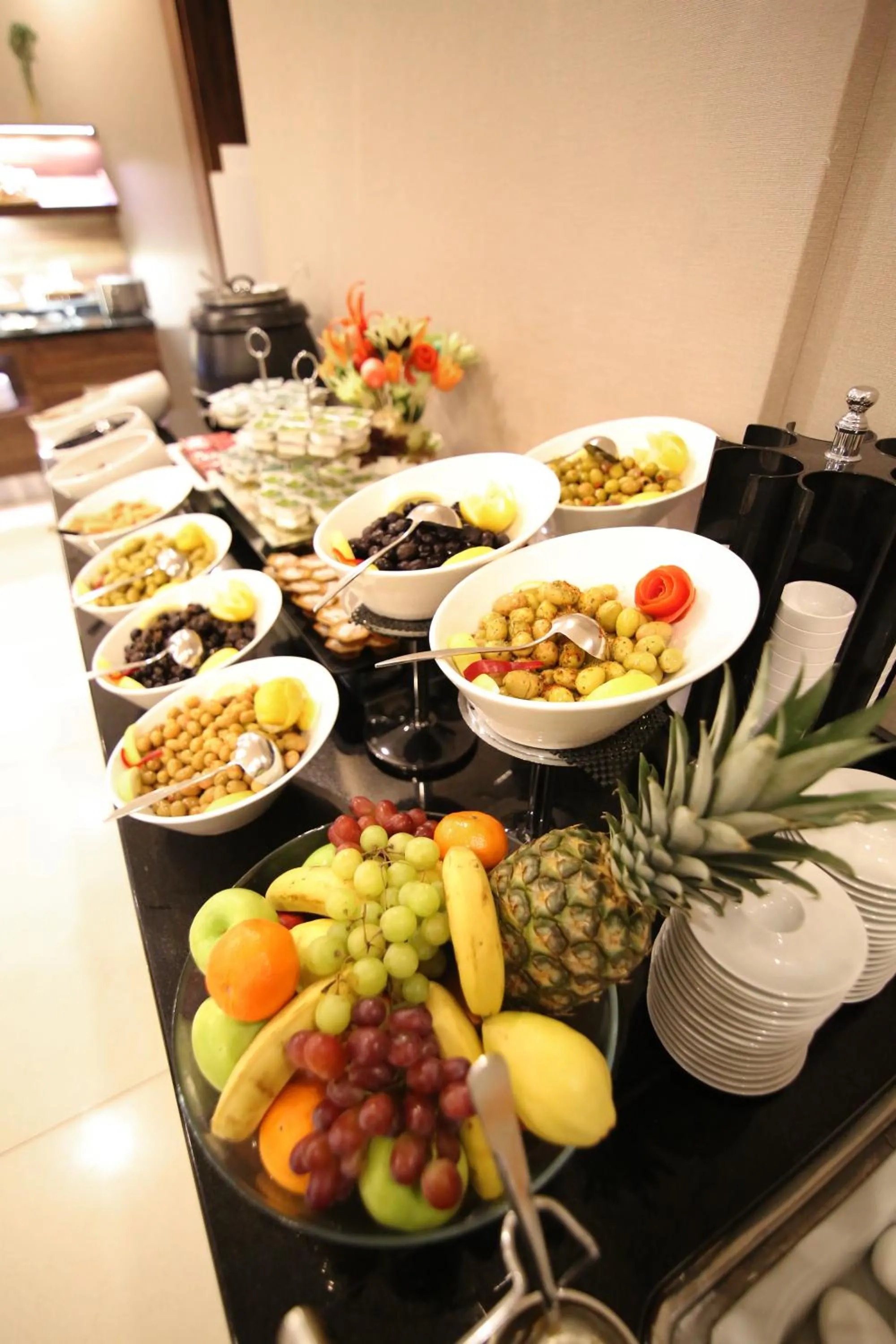 Breakfast in Hotel Excellence Inn