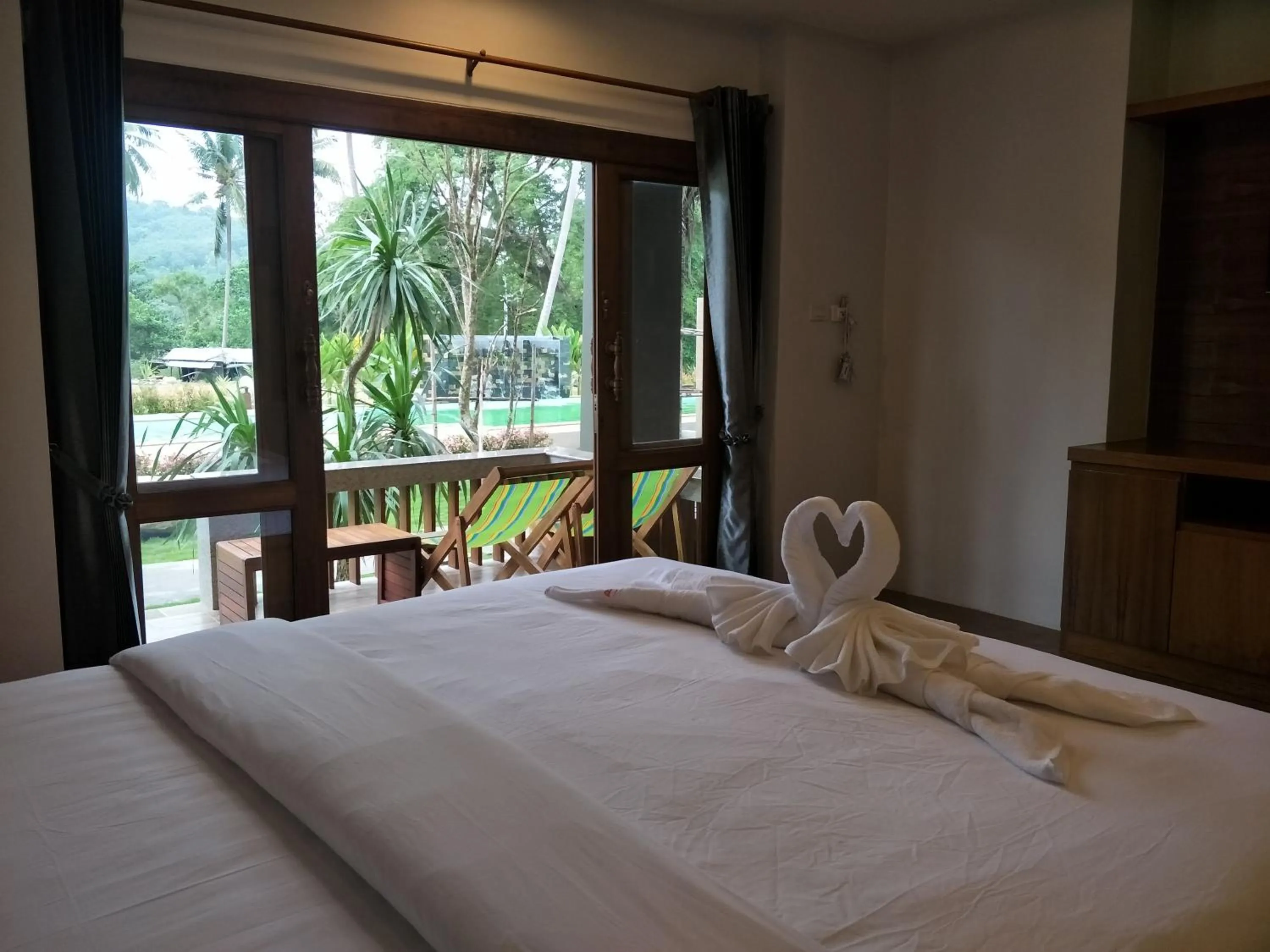 Bedroom, Bed in Lanta Infinity Resort - SHA Extra Plus