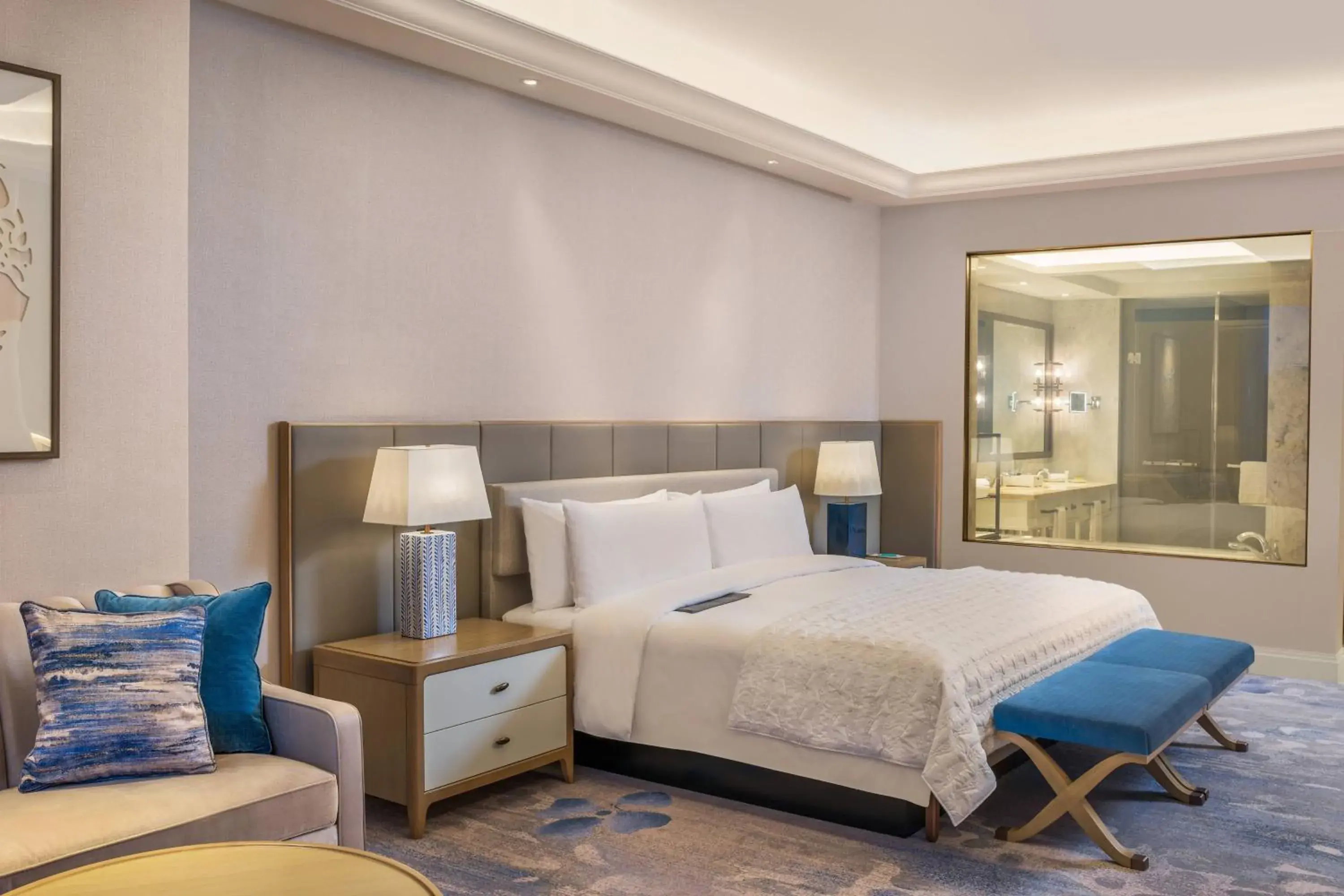 Club King Room in Le Meridien Suzhou, Suzhou Bay Club King Room in Le Meridien Suzhou, Suzhou Bay