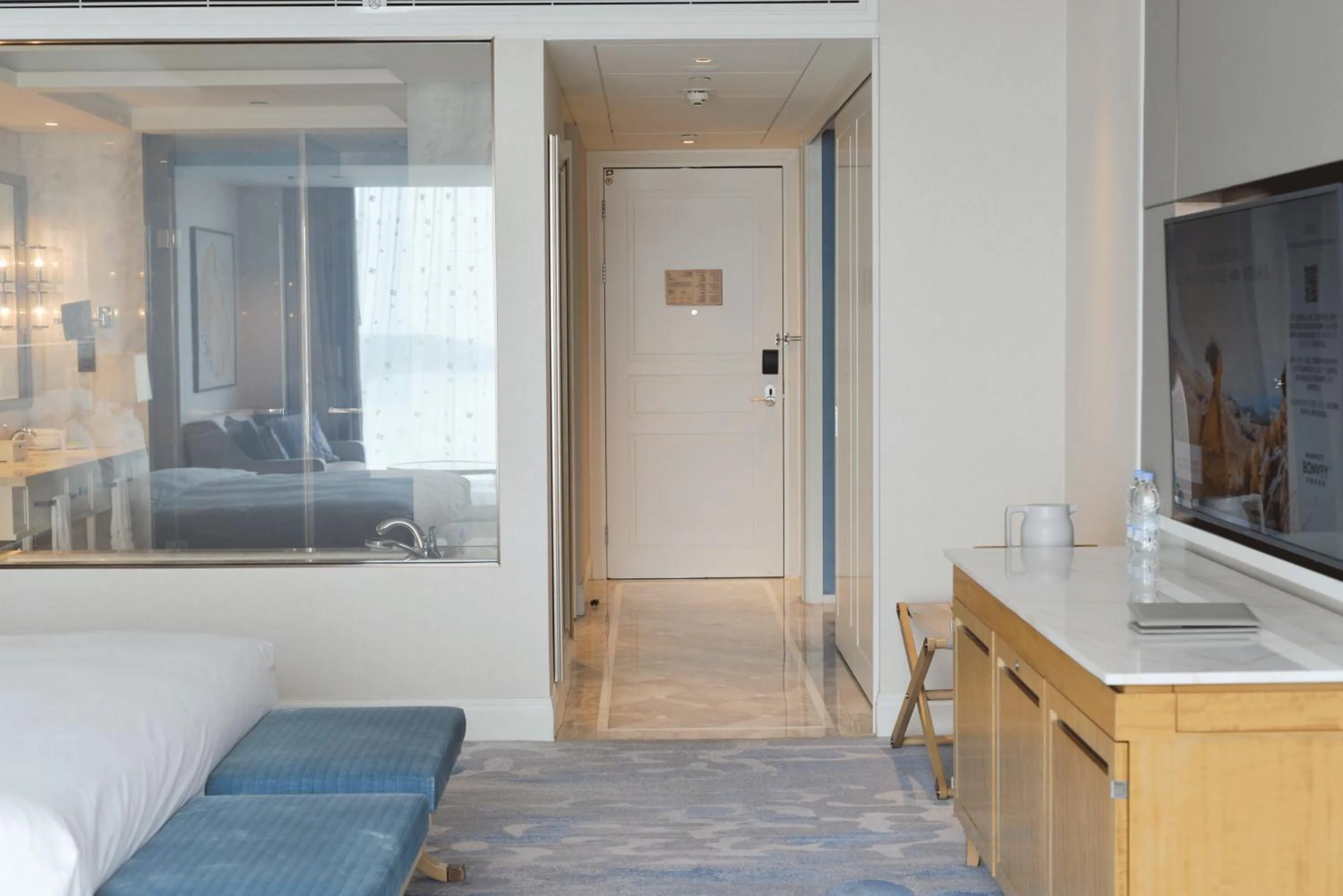 Photo of the whole room, Bed in Le Meridien Suzhou, Suzhou Bay