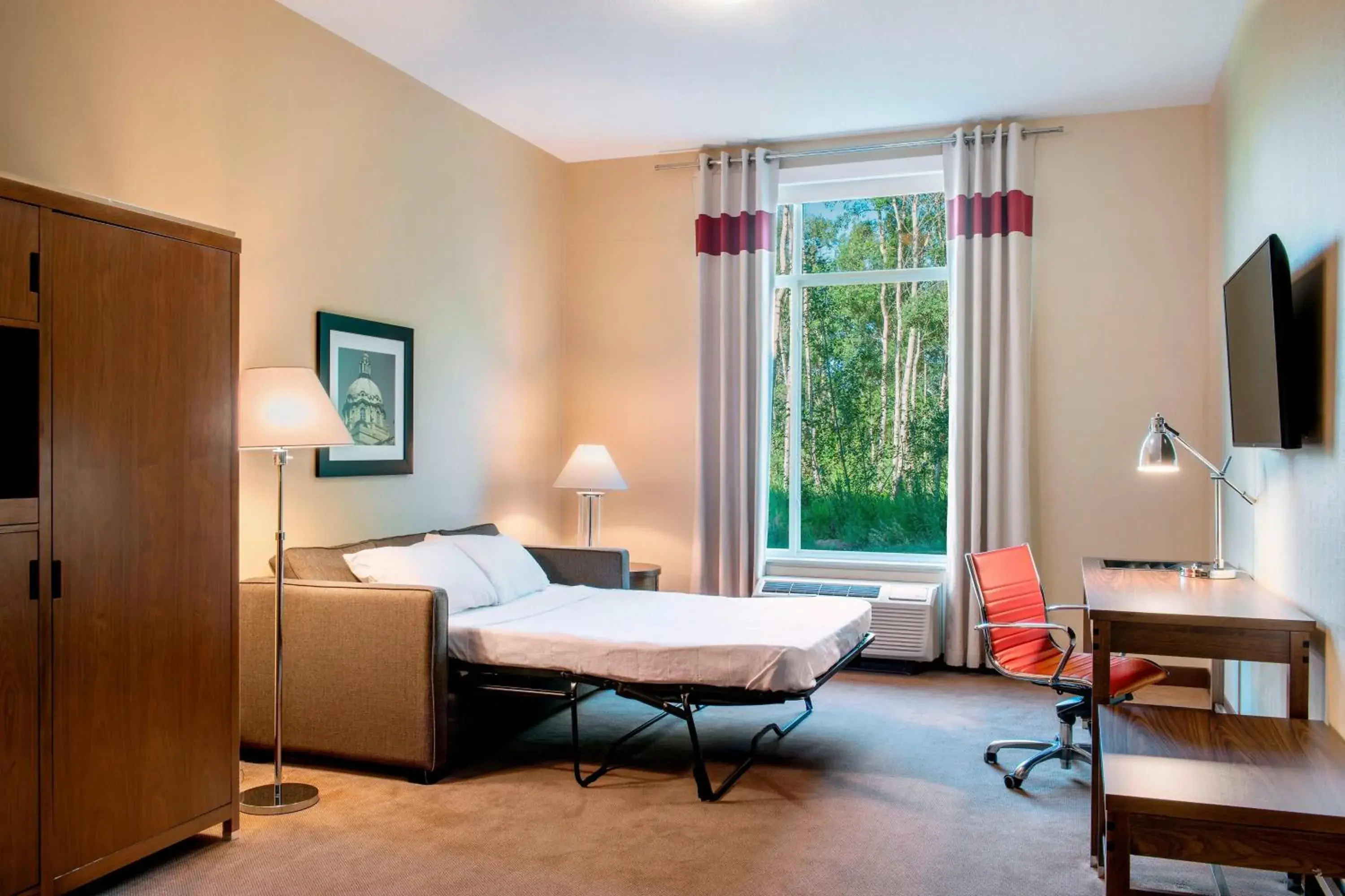 1 Bedroom Larger Suite, 1 King, Sofa bed, Whirlpool in Four Points by Sheraton Grande Prairie 1 Bedroom Larger Suite, 1 King, Sofa bed, Whirlpool in Four Points by Sheraton Grande Prairie