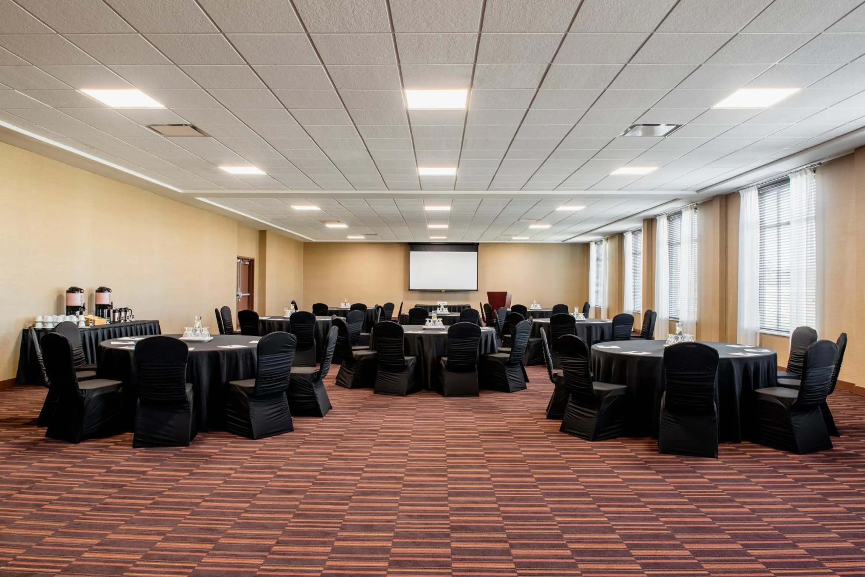 Banquet/Function facilities in Four Points by Sheraton Grande Prairie