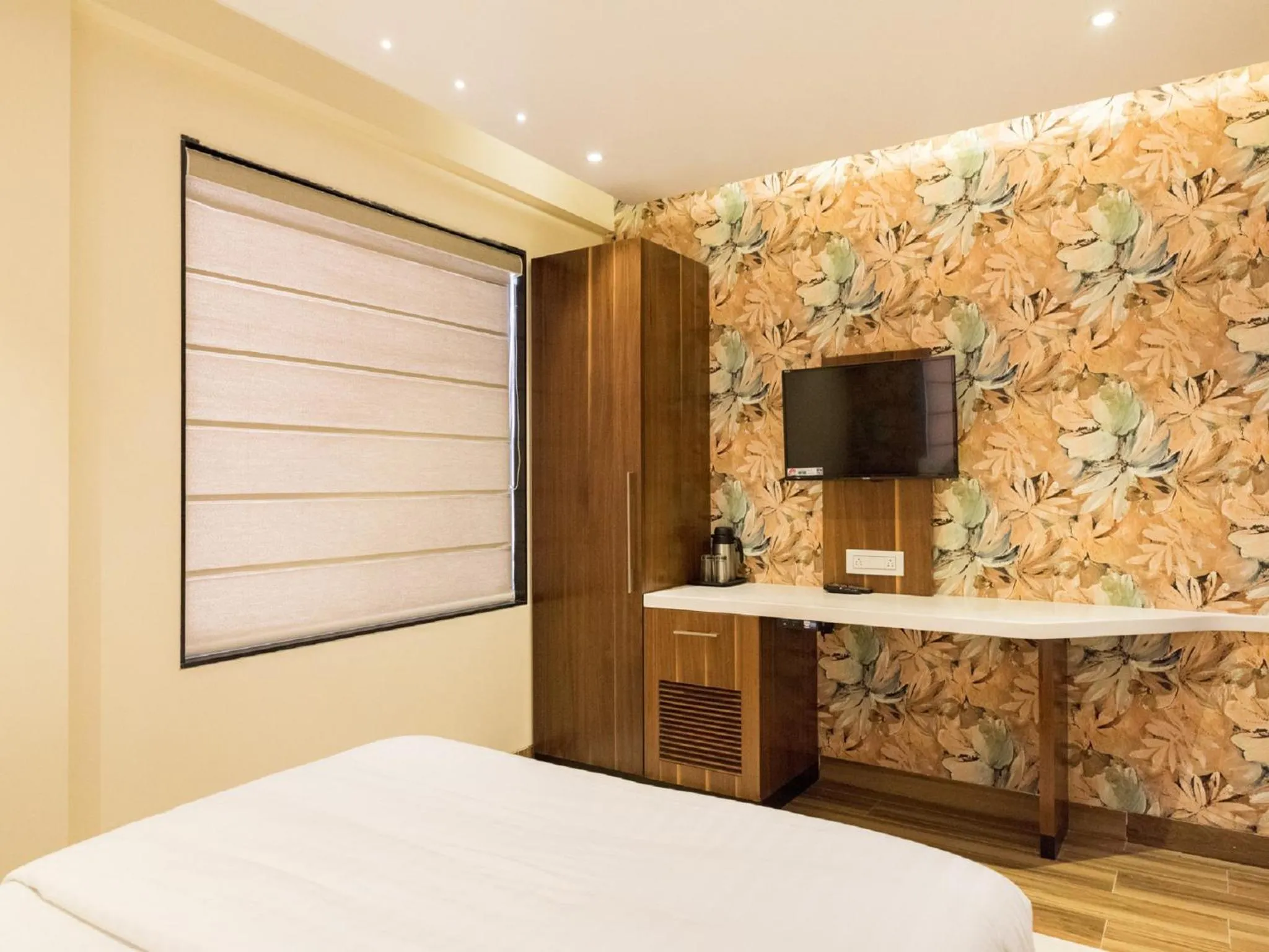 Photo of the whole room, Bed in Hotel Sangat Regency