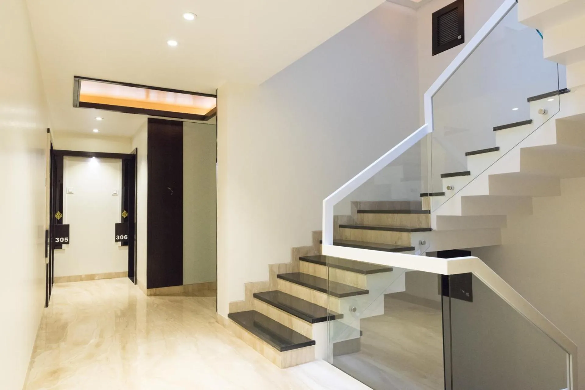 Restaurant/places to eat in Hotel Sangat Regency