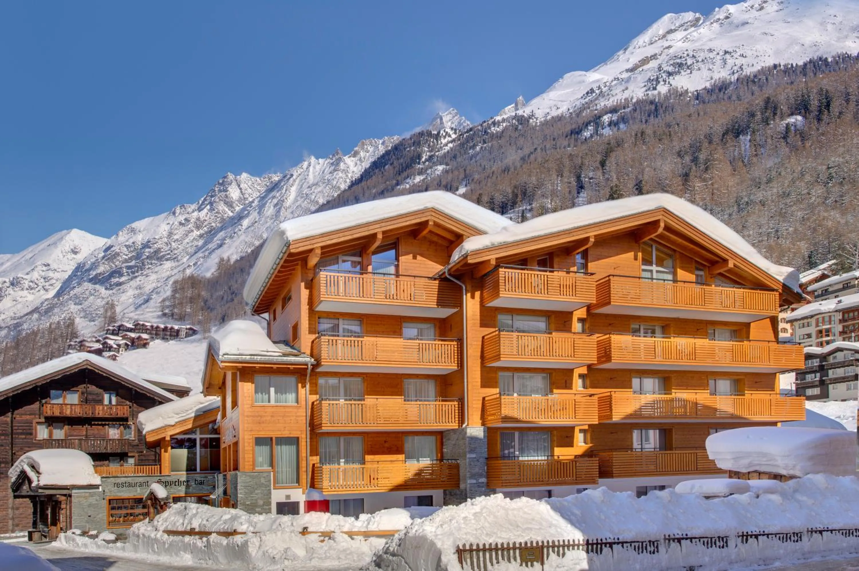 Facade/entrance in Hotel Aristella Swissflair