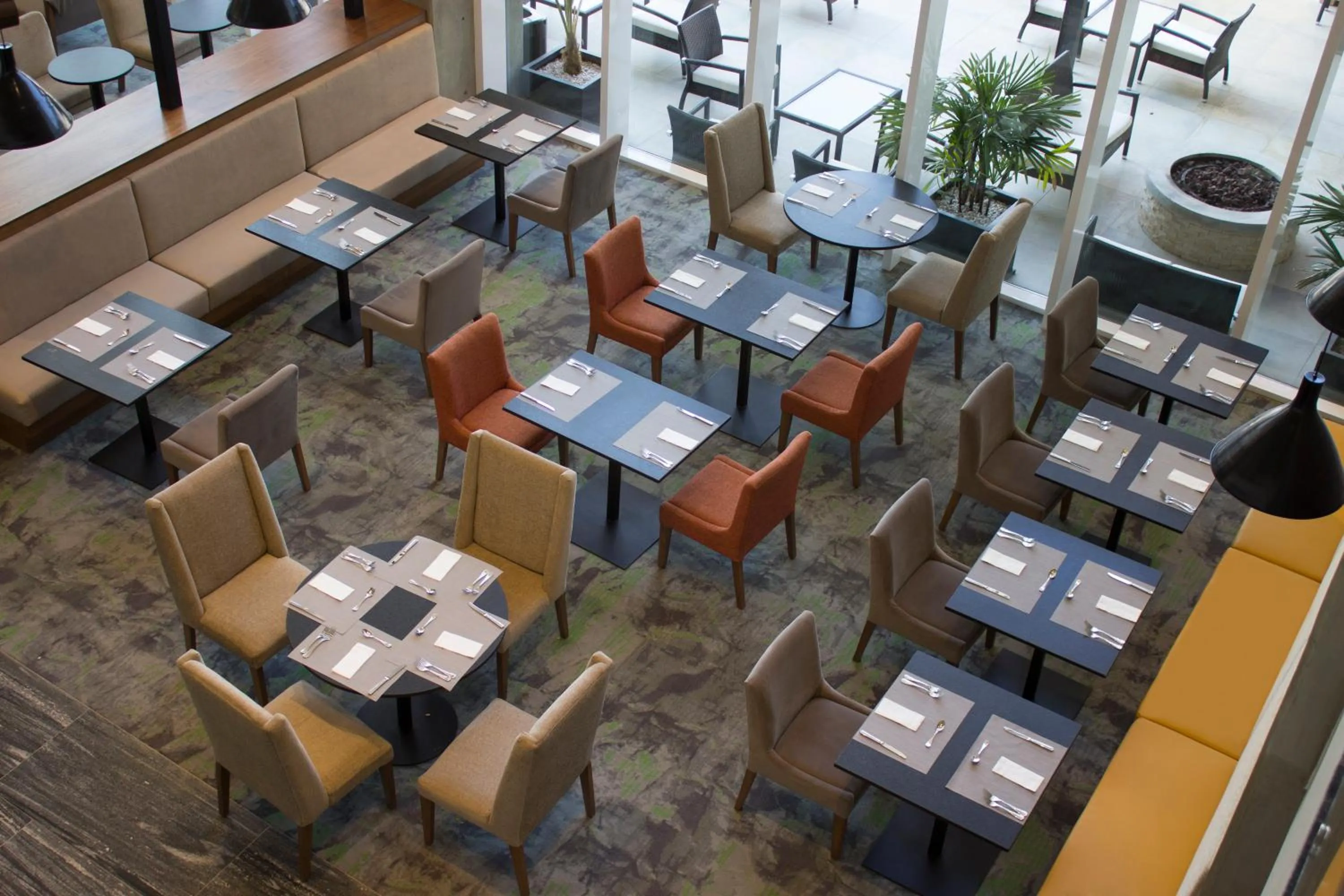 Restaurant/places to eat in Fiesta Inn Suites Aeropuerto del Bajío