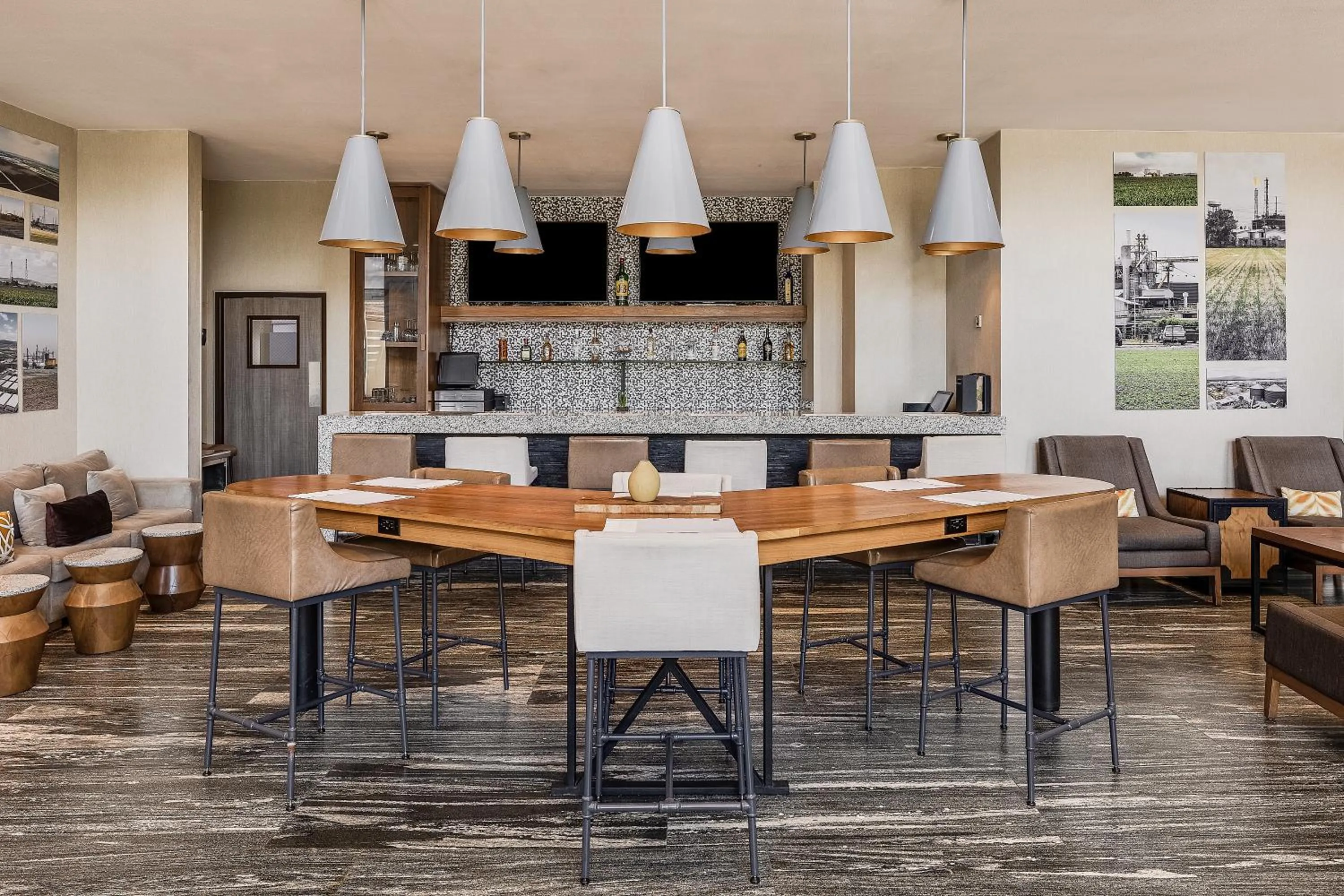 Lounge or bar in Fiesta Inn Suites Aeropuerto del Bajío