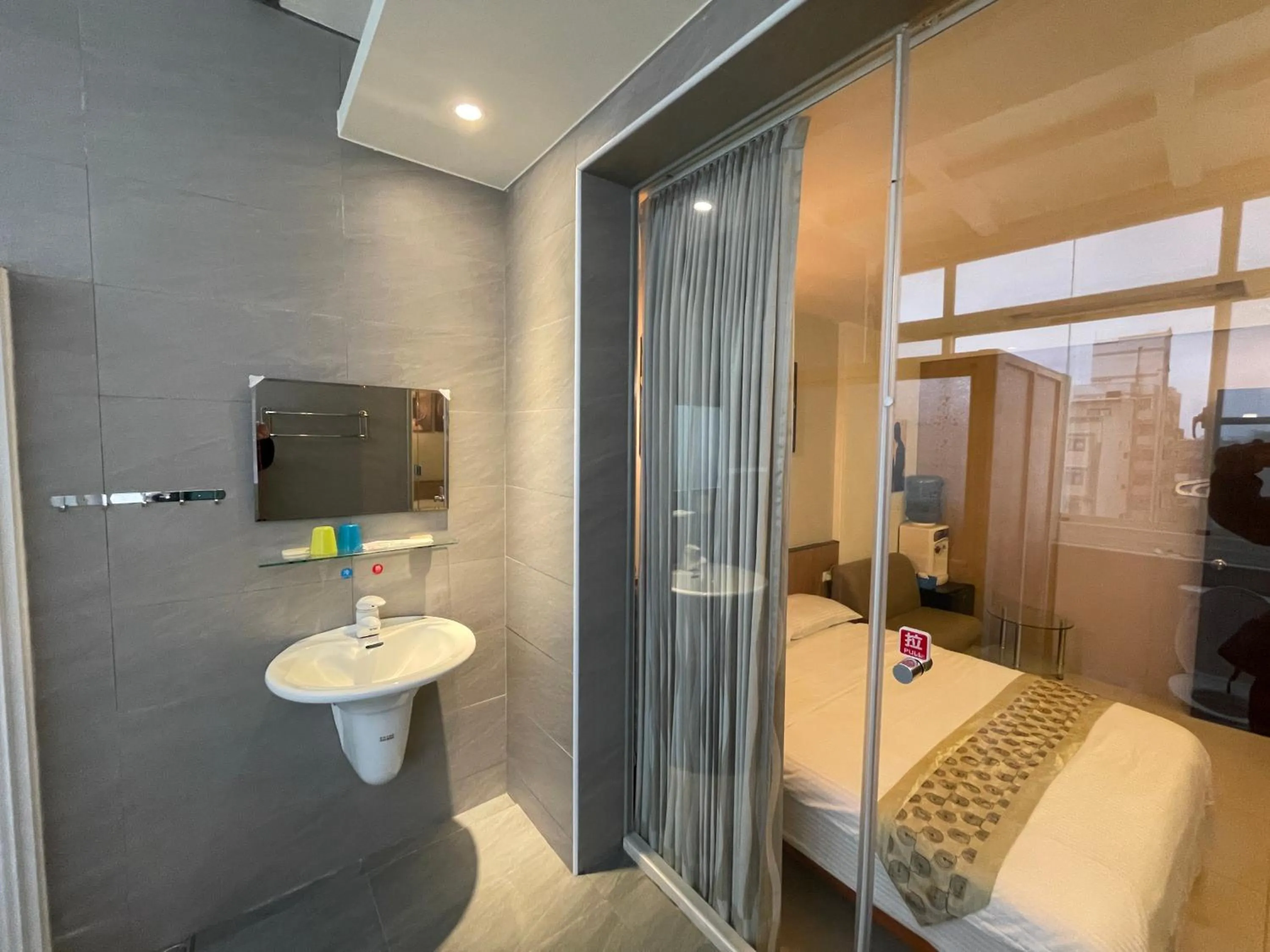 Shower in Cherry Inn