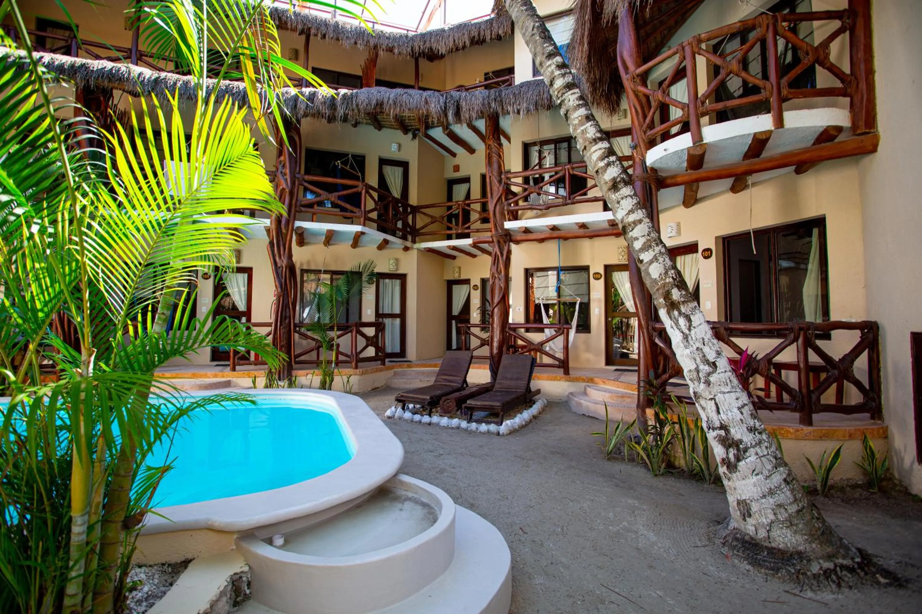 Swimming pool in Holbox Dream Beachfront Hotel