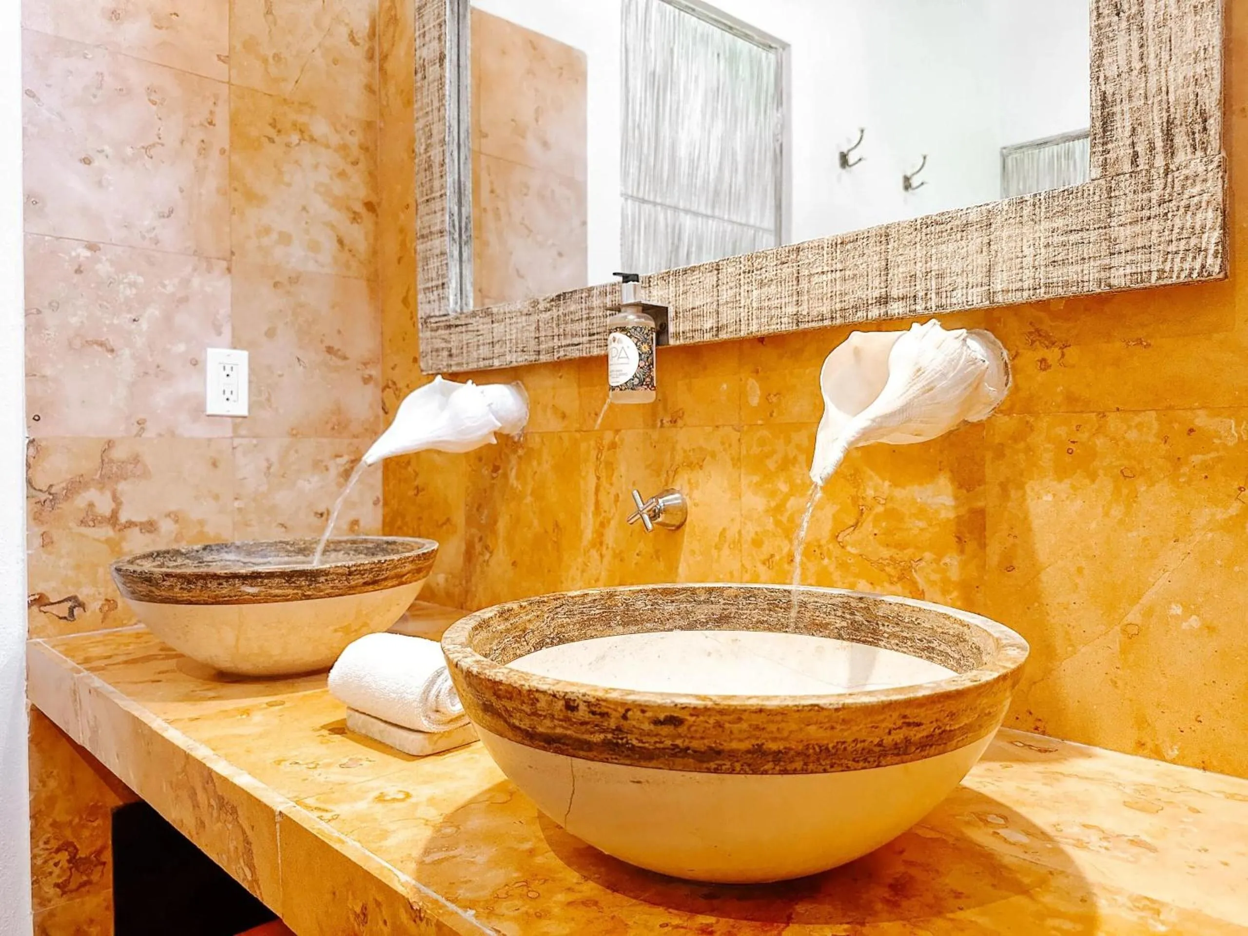 Shower in Holbox Dream Beachfront Hotel