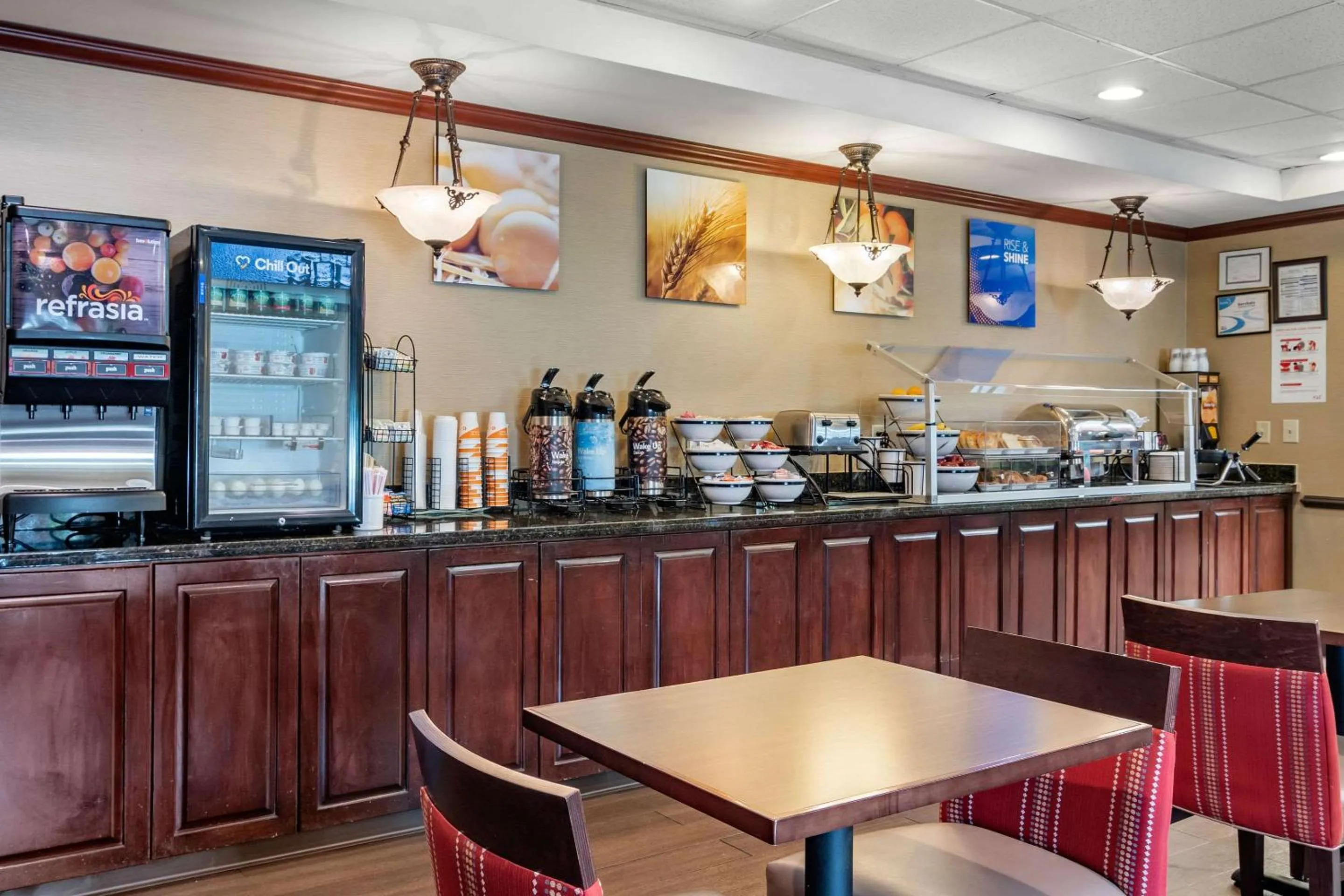 Restaurant/places to eat in Comfort Inn & Suites Suwanee - Sugarloaf