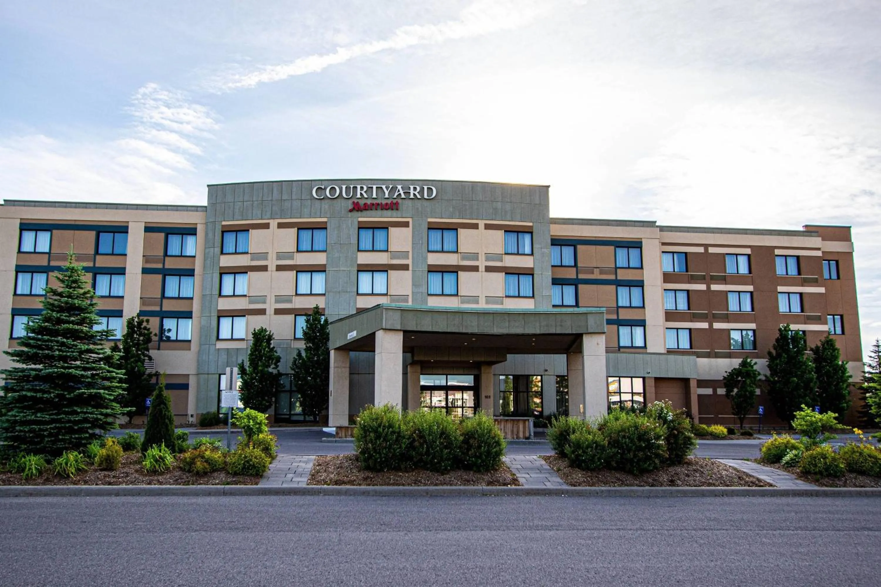 Property building in Courtyard by Marriott Kingston Highway 401