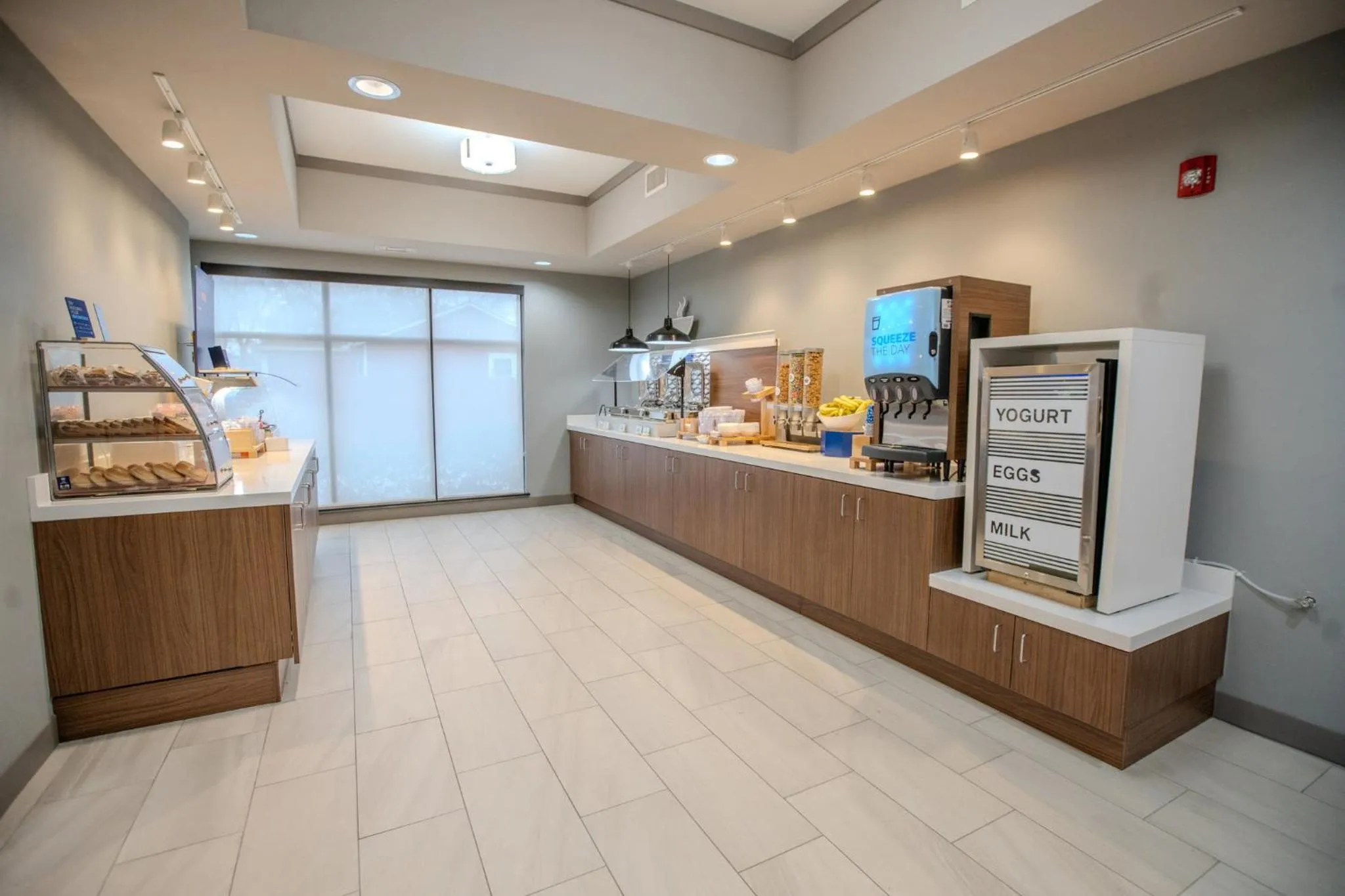 Breakfast in Holiday Inn Express & Suites Cleveland by IHG