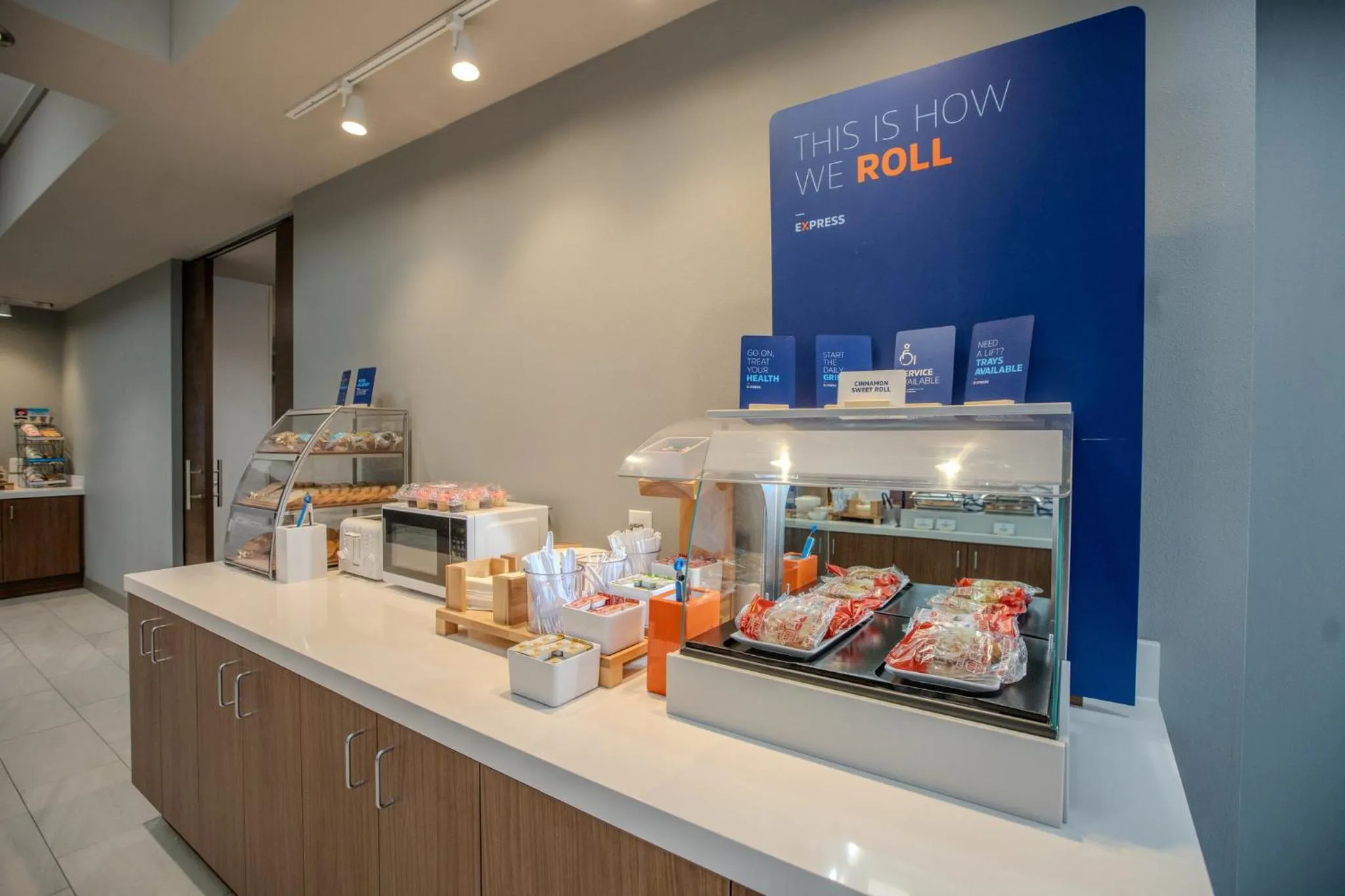 Breakfast in Holiday Inn Express & Suites Cleveland by IHG