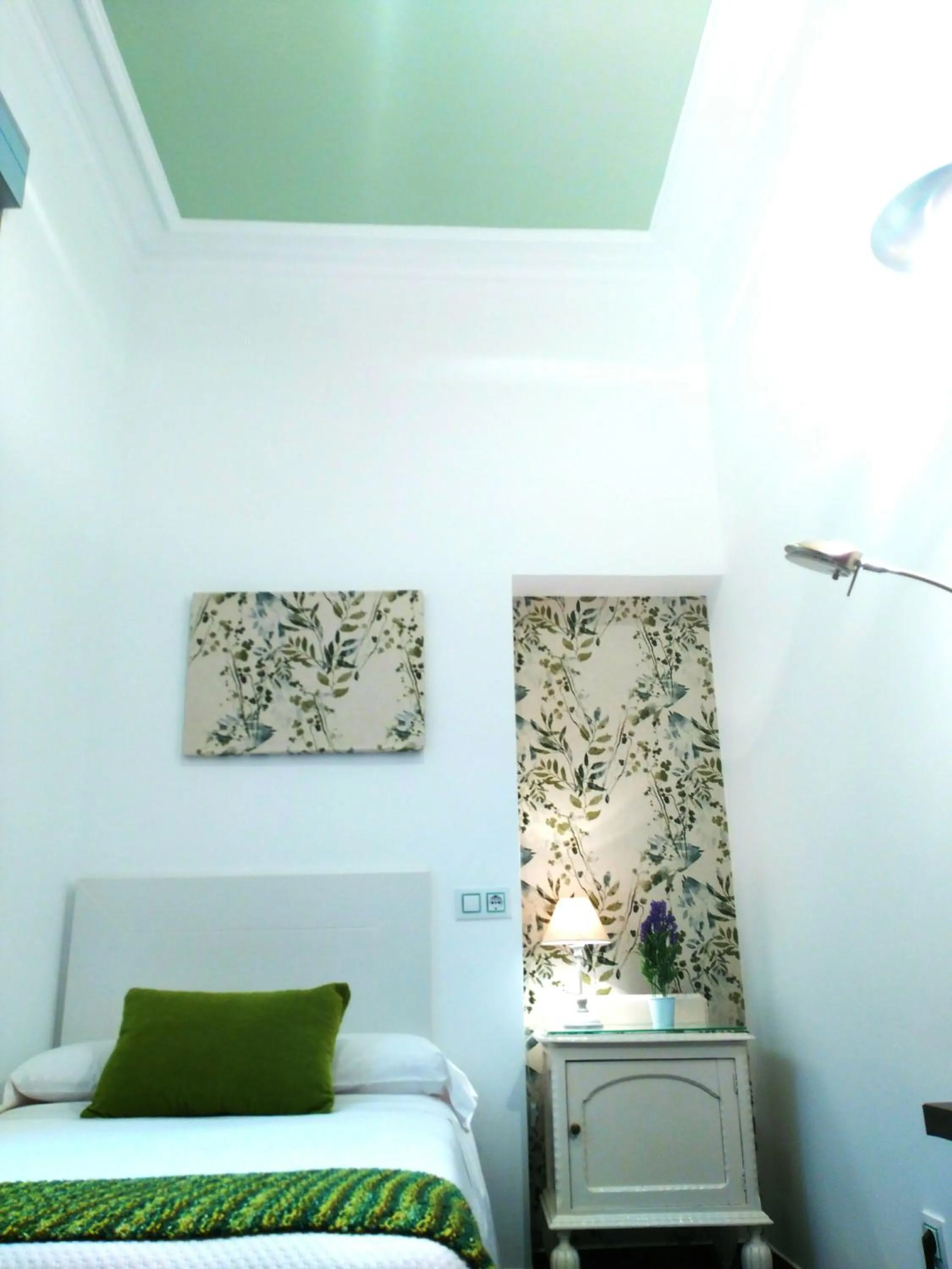 Bedroom, Bed in Hostal Bruña Paseo del Prado