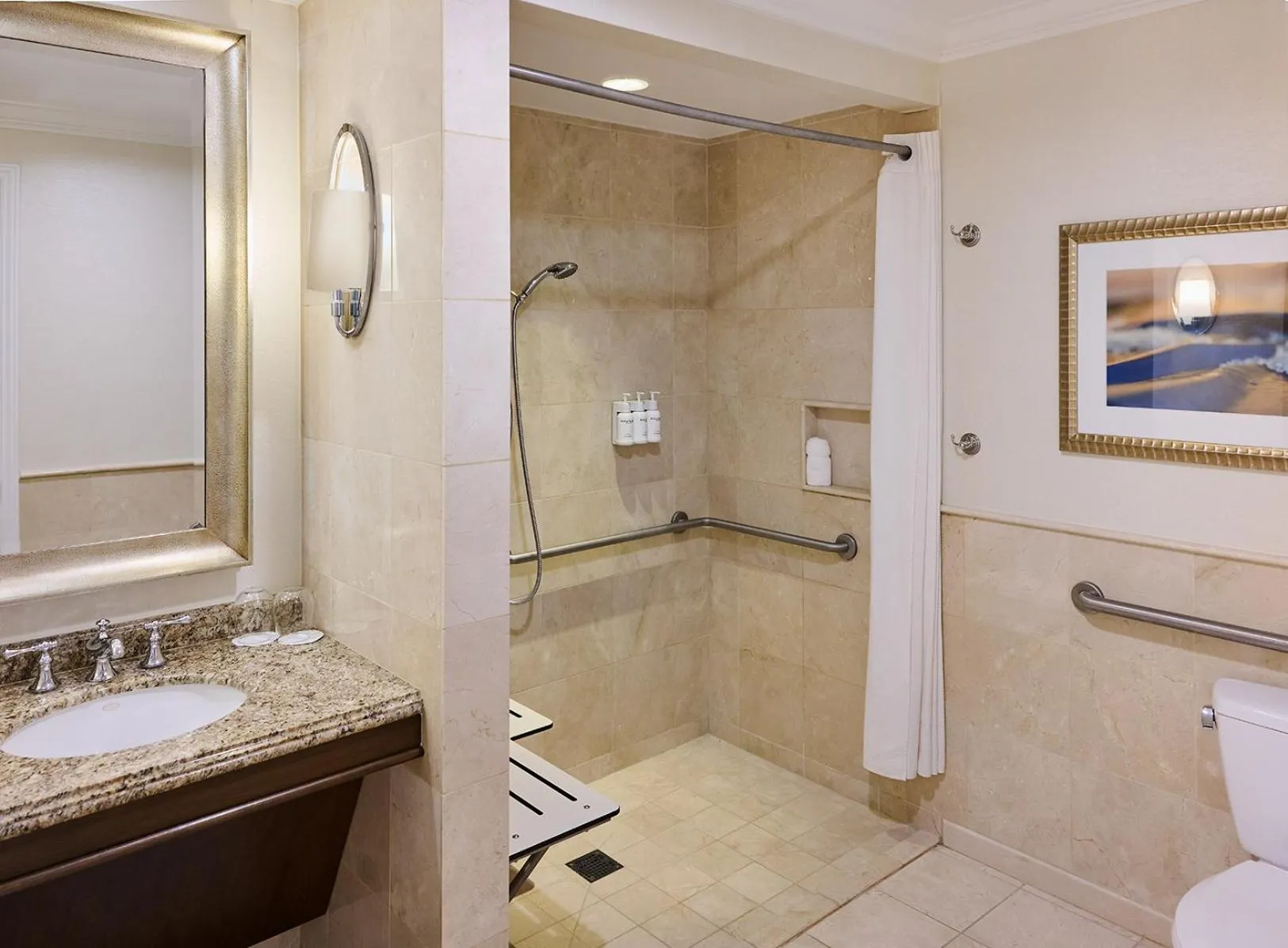 Shower in Balboa Bay Resort