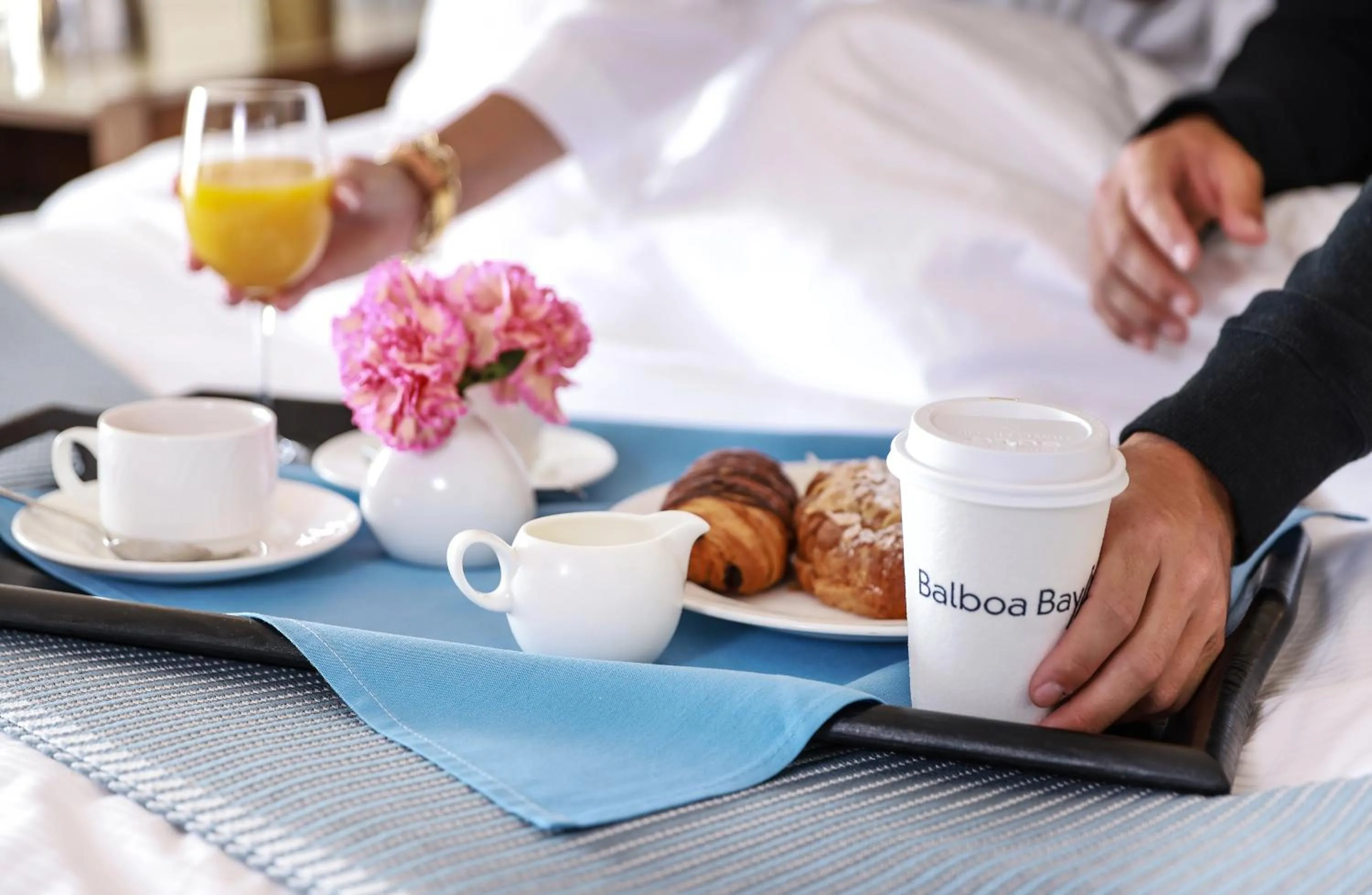 Food and drinks in Balboa Bay Resort