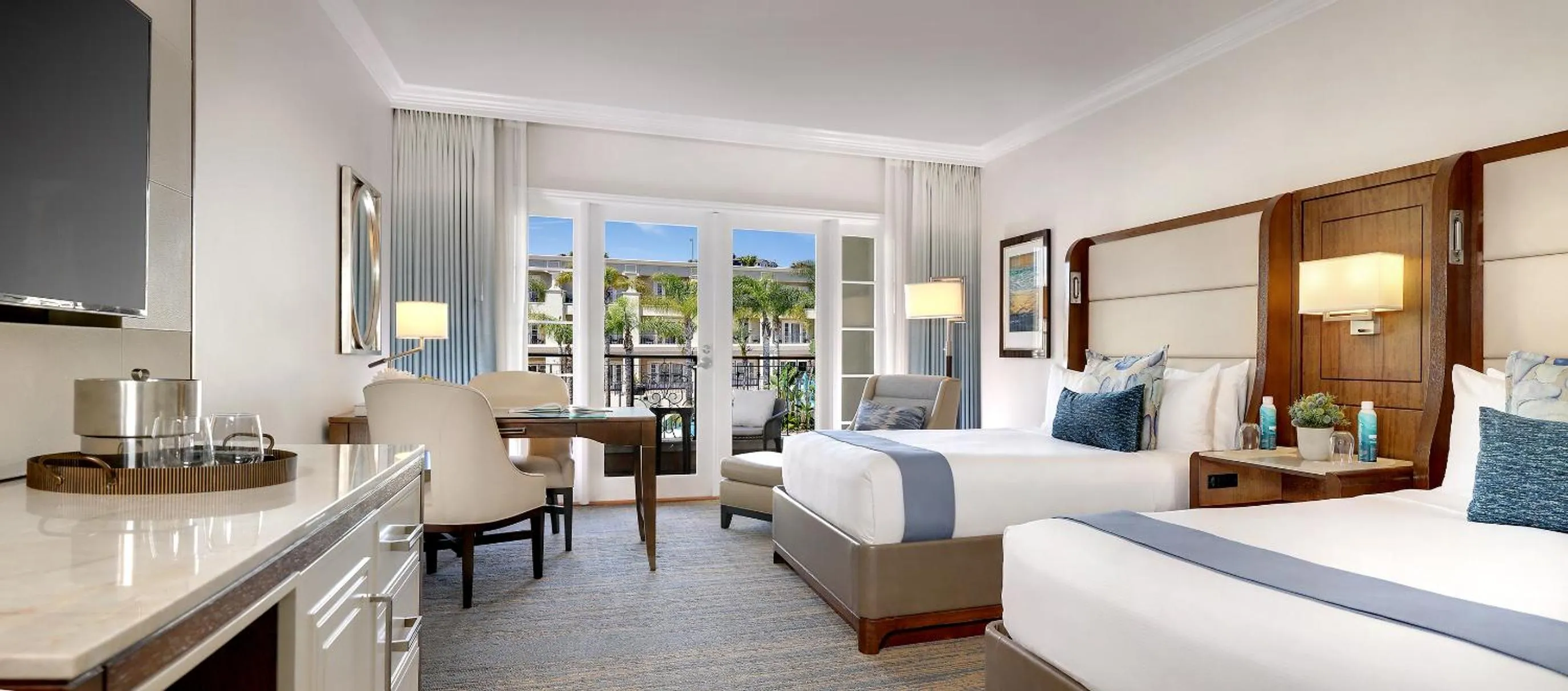 Bed in Balboa Bay Resort