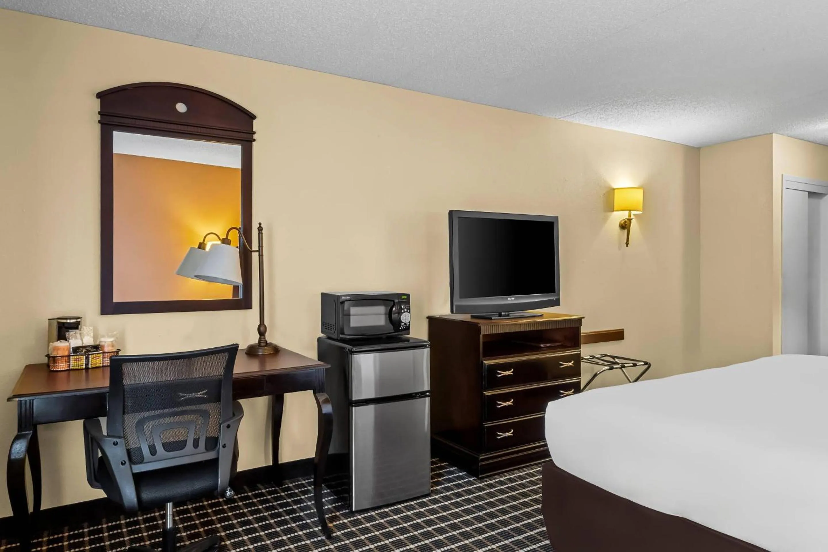 Bedroom, Bed in Comfort Inn & Suites Somerset - New Brunswick