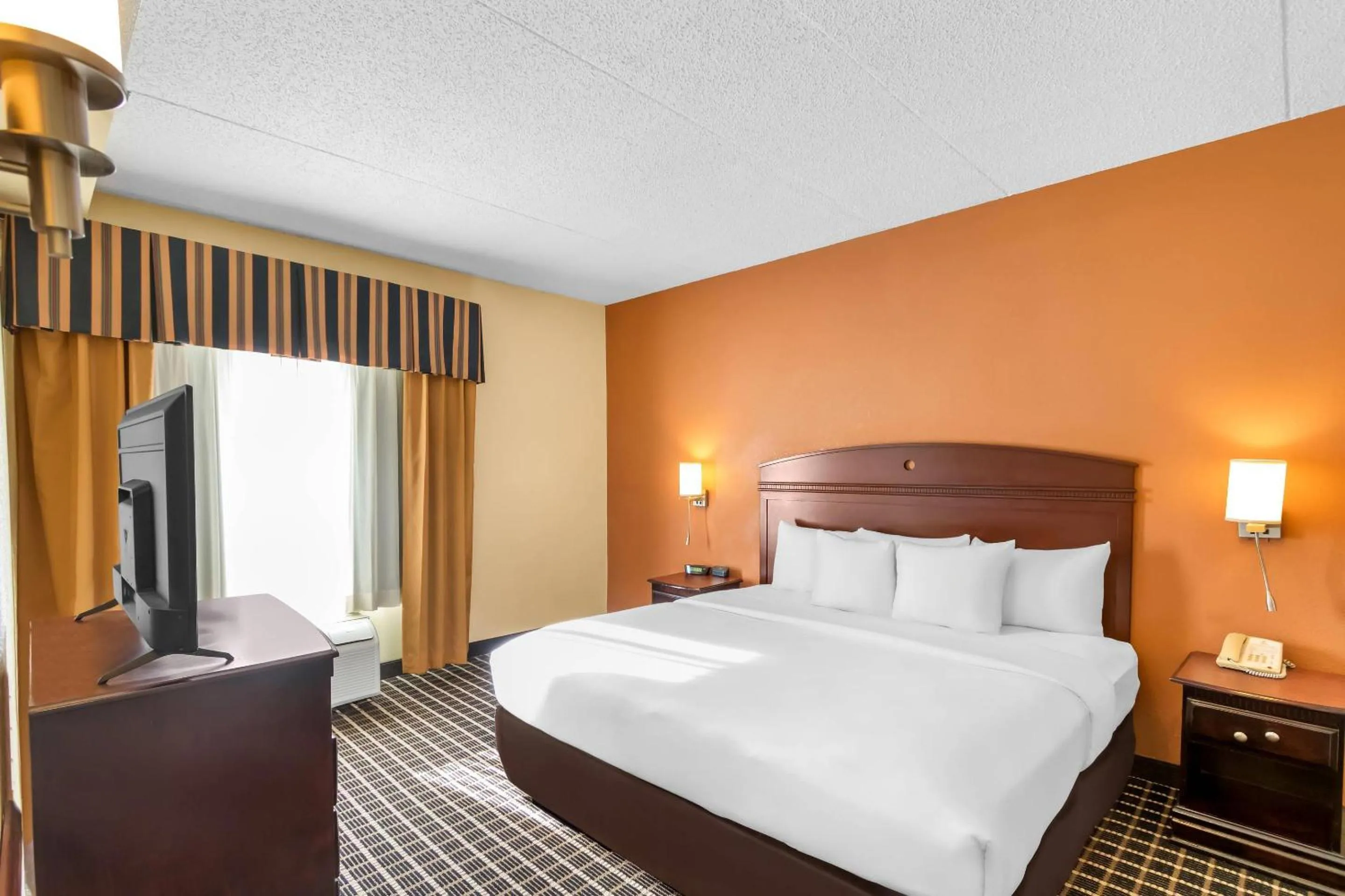 Bedroom, Bed in Comfort Inn & Suites Somerset - New Brunswick