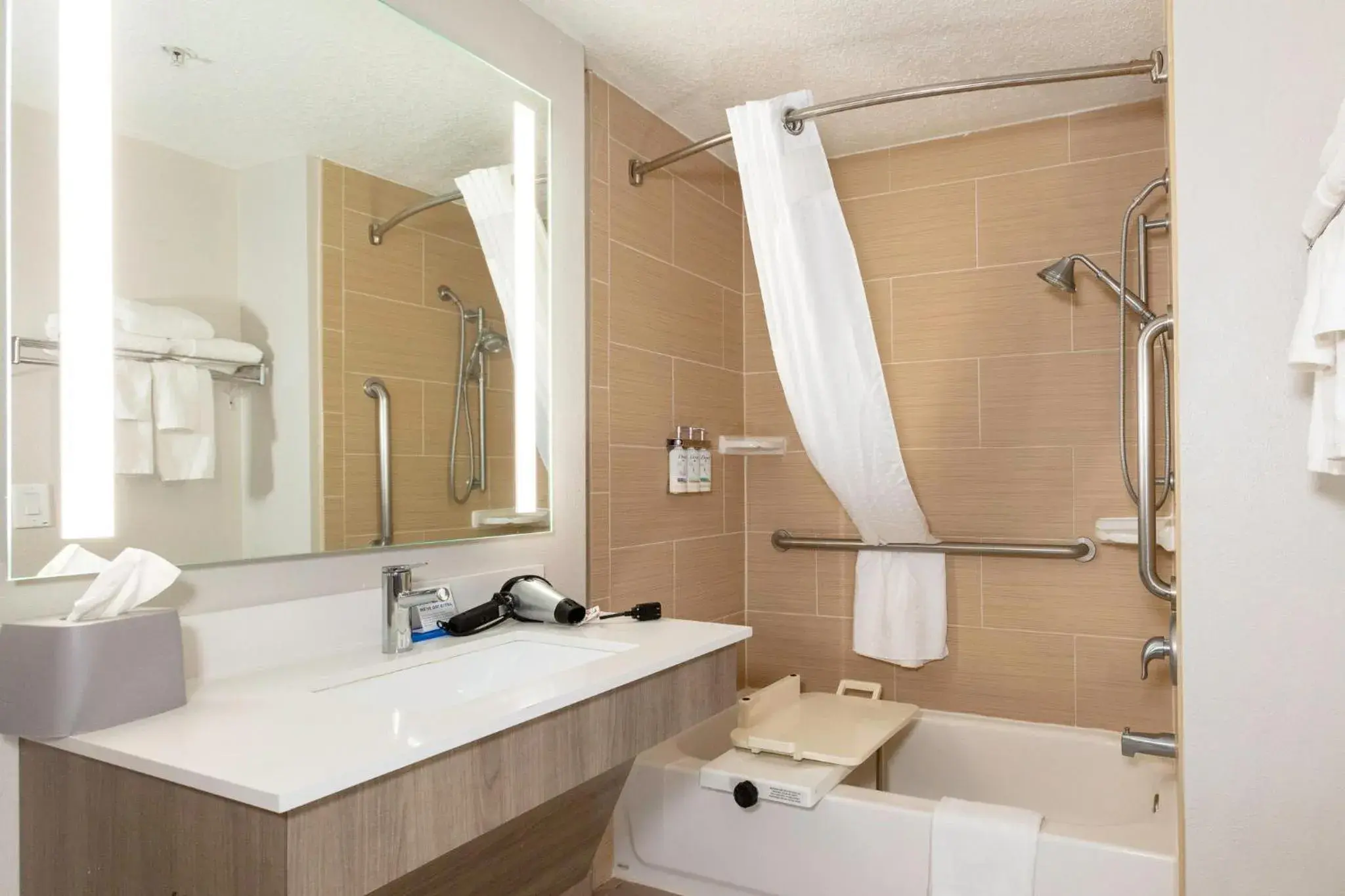 King Room - Mobility Access/Hearing Accessible in Holiday Inn Express Hotel & Suites Jacksonville Airport by IHG King Room - Mobility Access/Hearing Accessible in Holiday Inn Express Hotel & Suites Jacksonville Airport by IHG