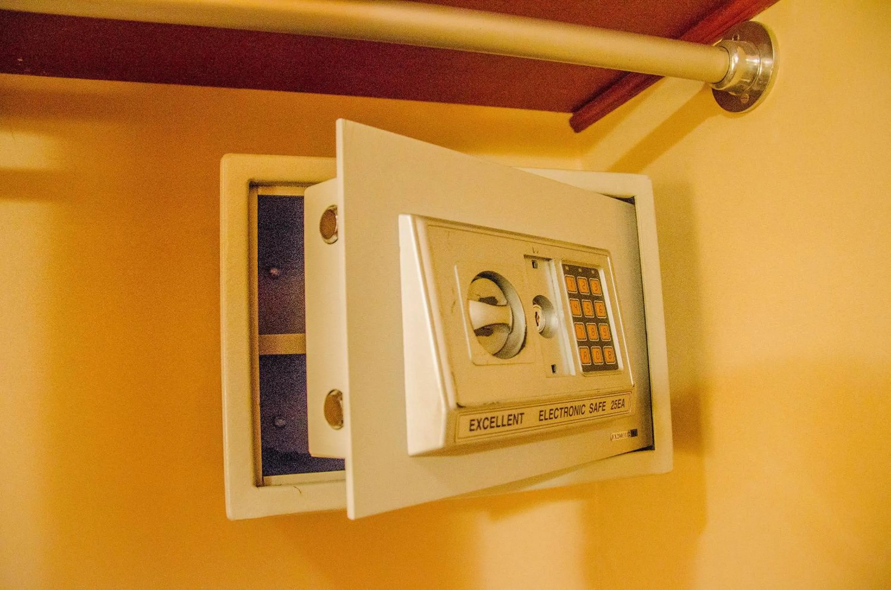 safe in Hotel Carmel