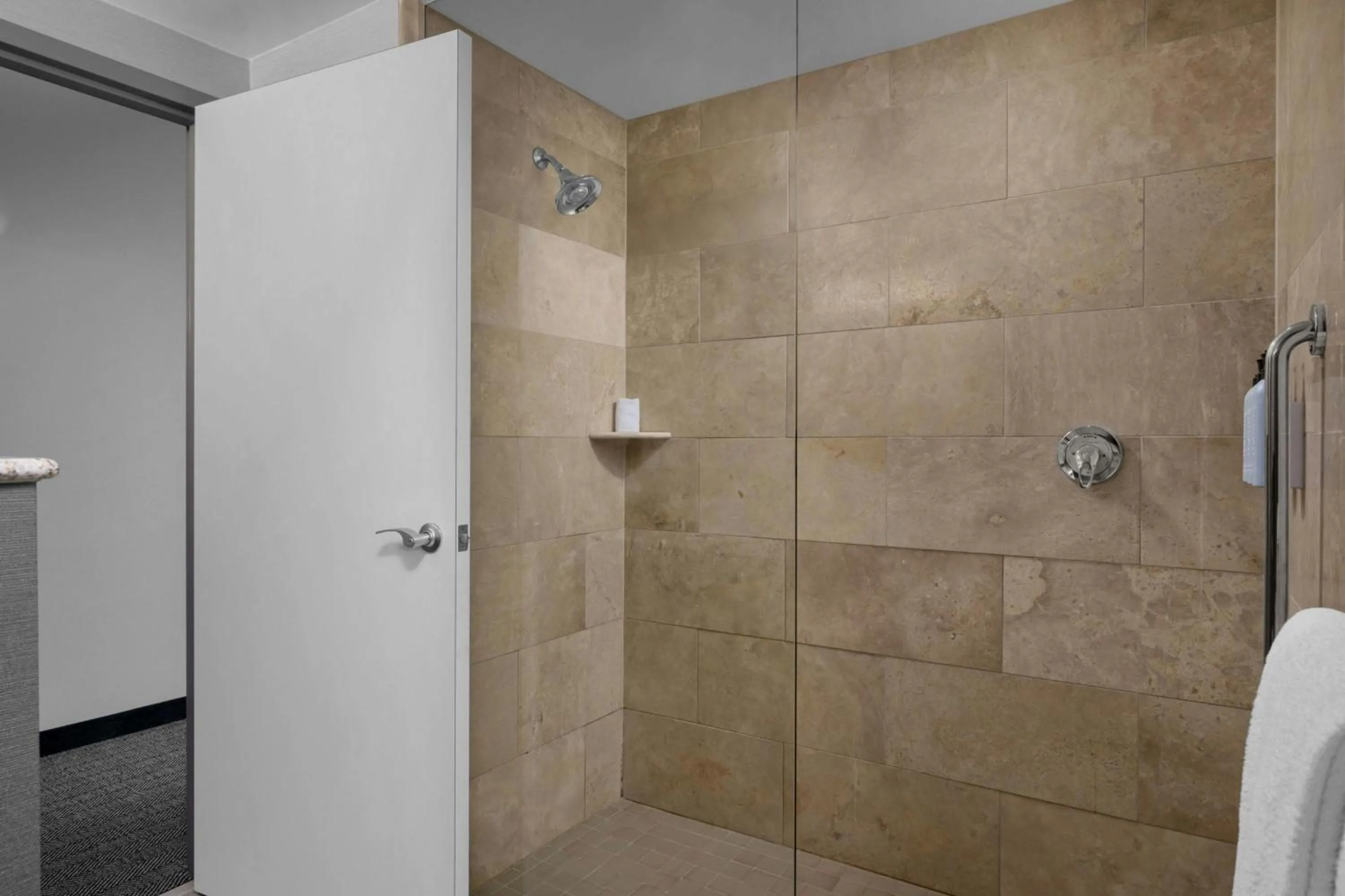 Bathroom in Courtyard Pittsburgh Settlers Ridge/Robinson Township