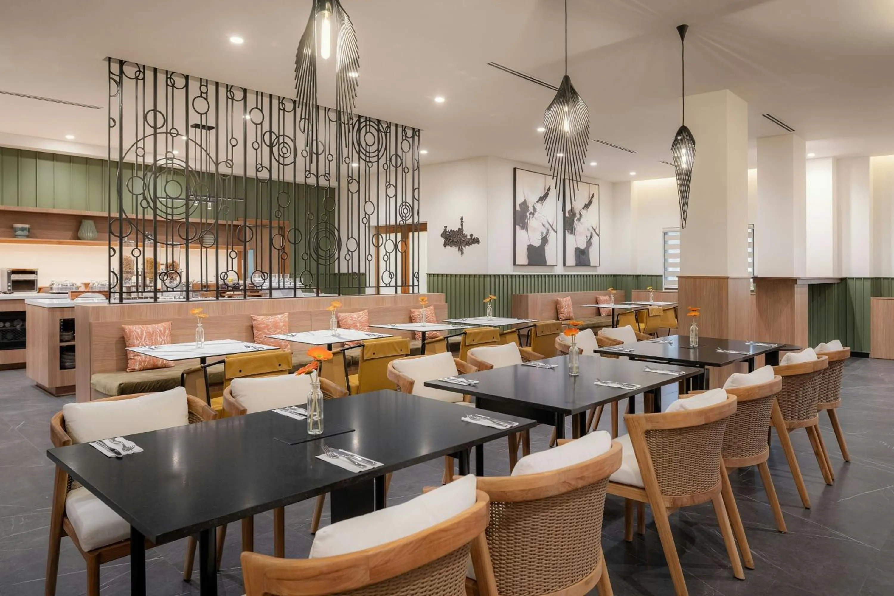 Lounge or bar in Courtyard by Marriott Port of Spain