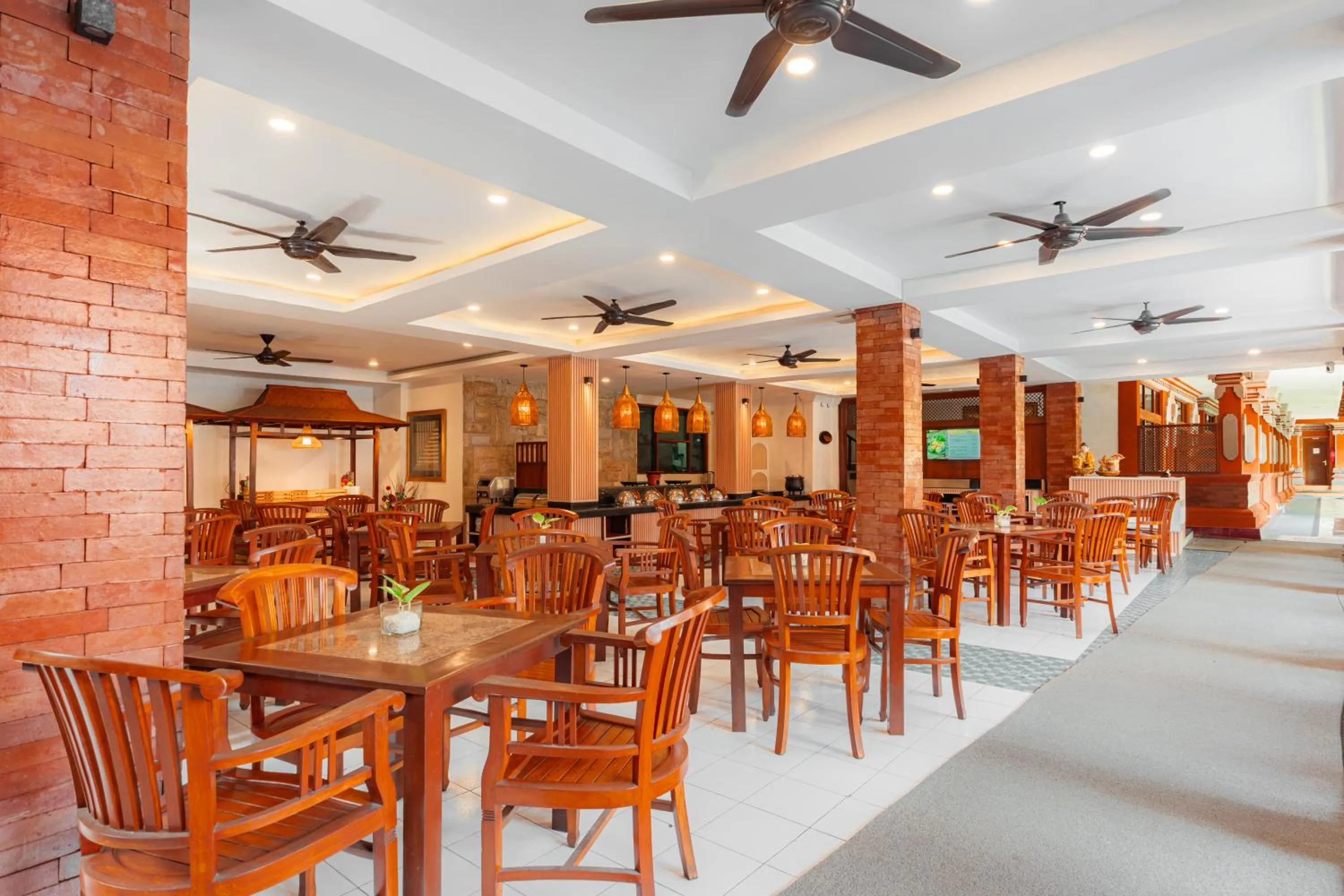 Restaurant/places to eat in Wina Holiday Villa Kuta Bali