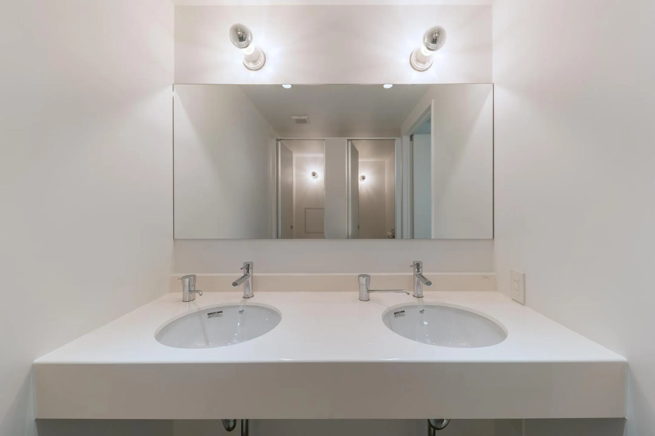 Toilet in &AND HOSTEL AKIHABARA