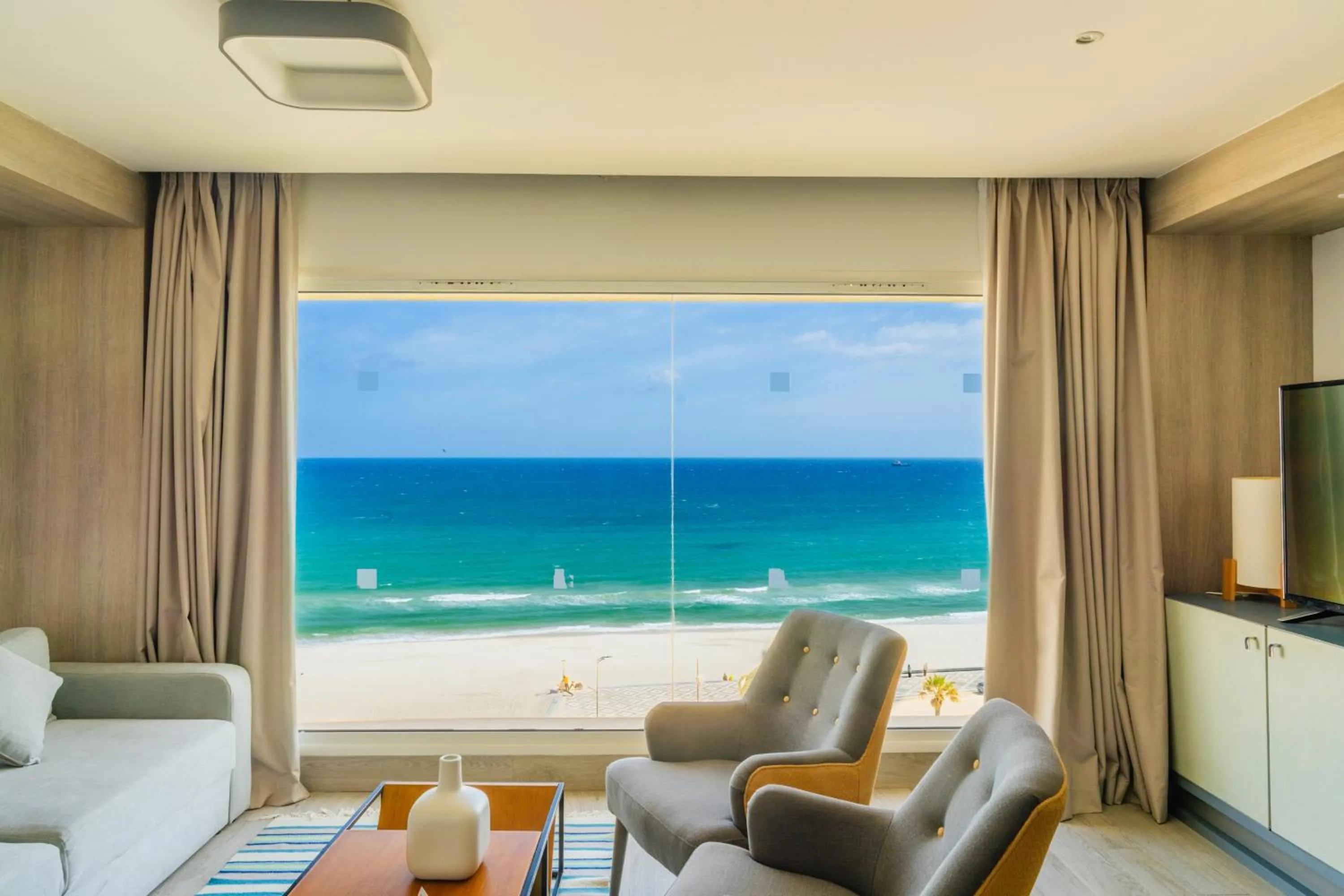 Communal lounge/ TV room in Sousse Pearl Marriott Resort & Spa