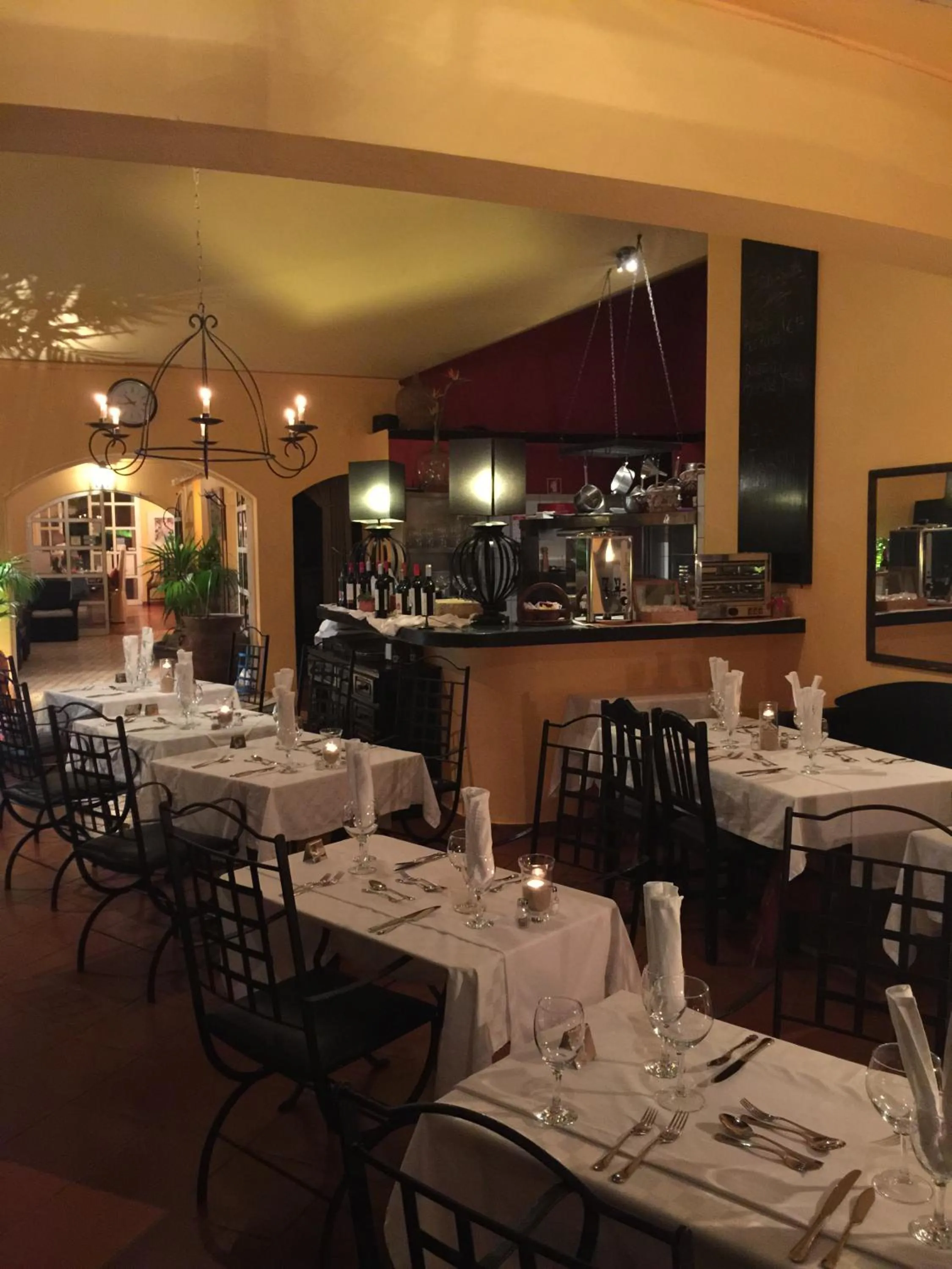 Restaurant/places to eat in Inn & Art Madeira